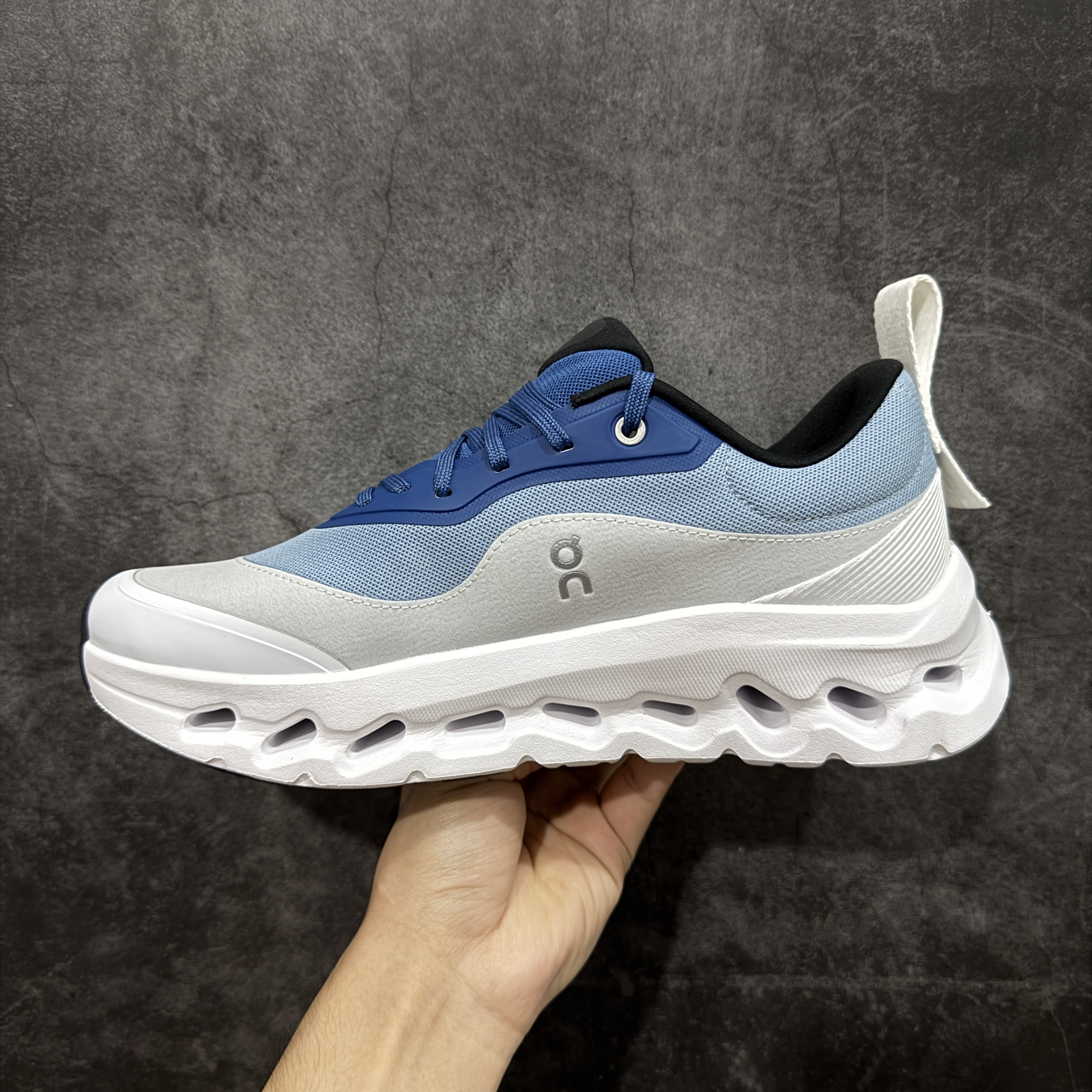 On昂跑 LOEWE x On Cloudtilt 2.0 低筒 时尚舒适防滑耐磨  波鞋 跑步鞋 女款男款 浅蓝白