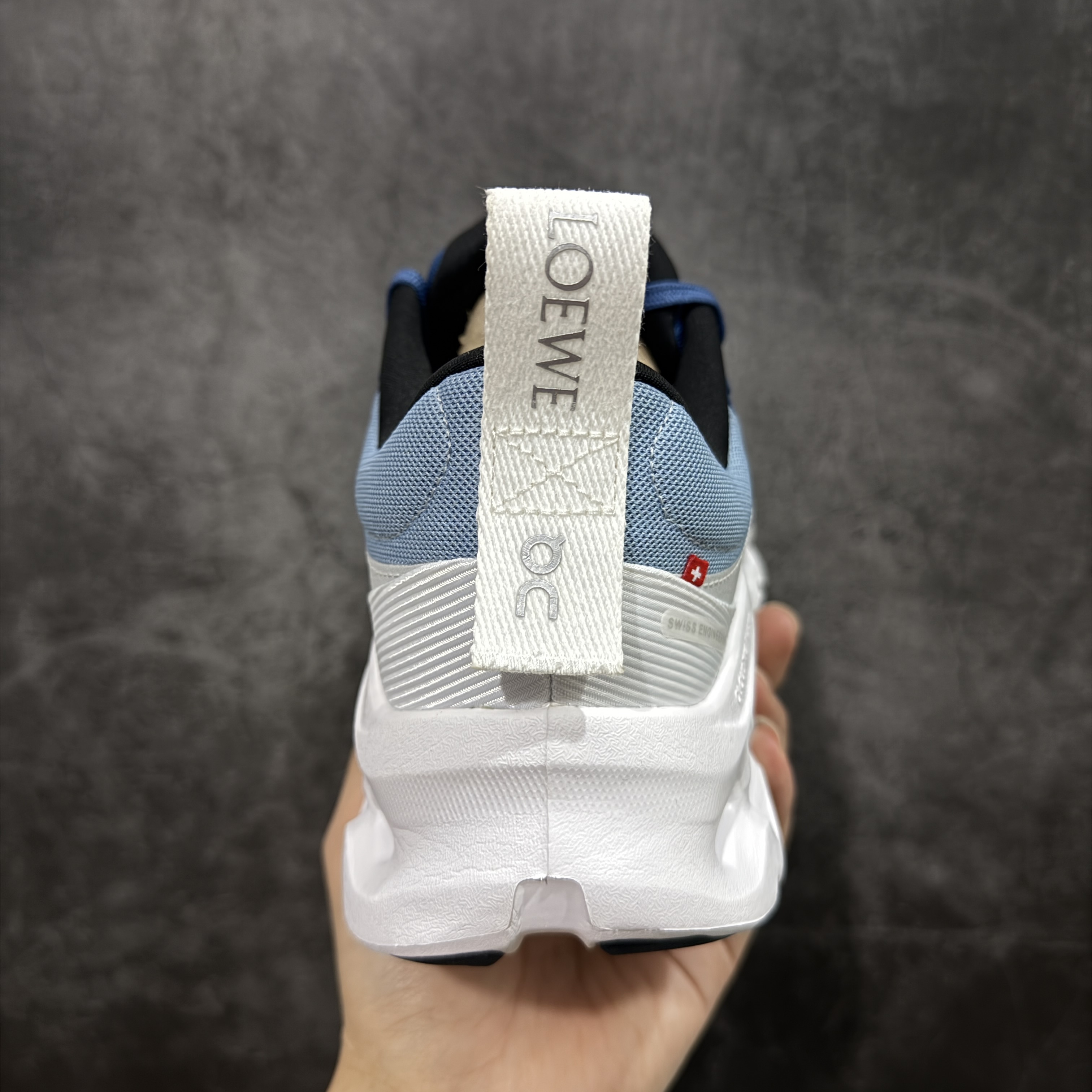 On昂跑 LOEWE x On Cloudtilt 2.0 低筒 时尚舒适防滑耐磨  波鞋 跑步鞋 女款男款 浅蓝白