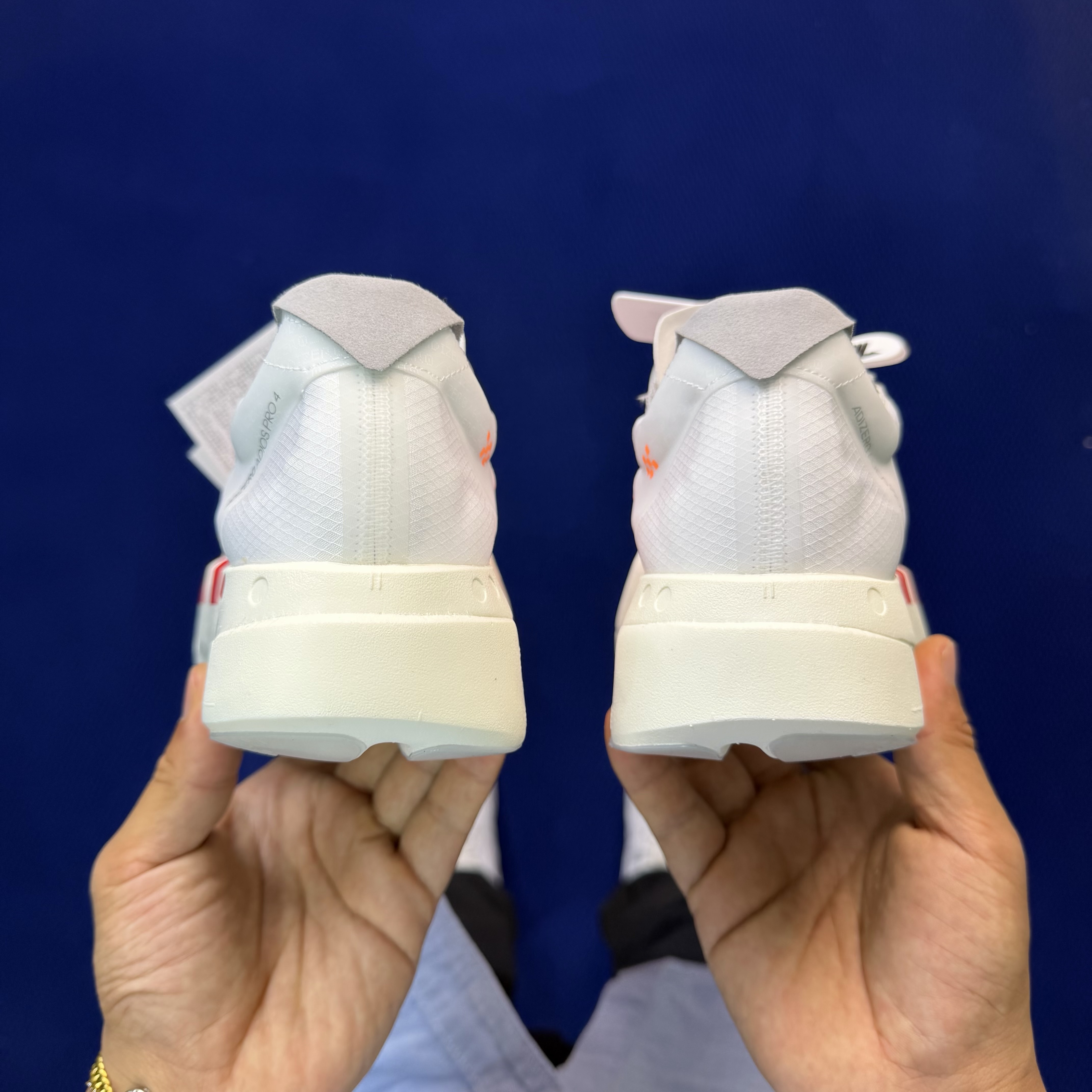 Adizero Adios Pro 4  低筒 舒适百搭 防滑耐磨 马拉松 训练竞速 跑步鞋 女款 男款 波鞋 白橙色 JR7088