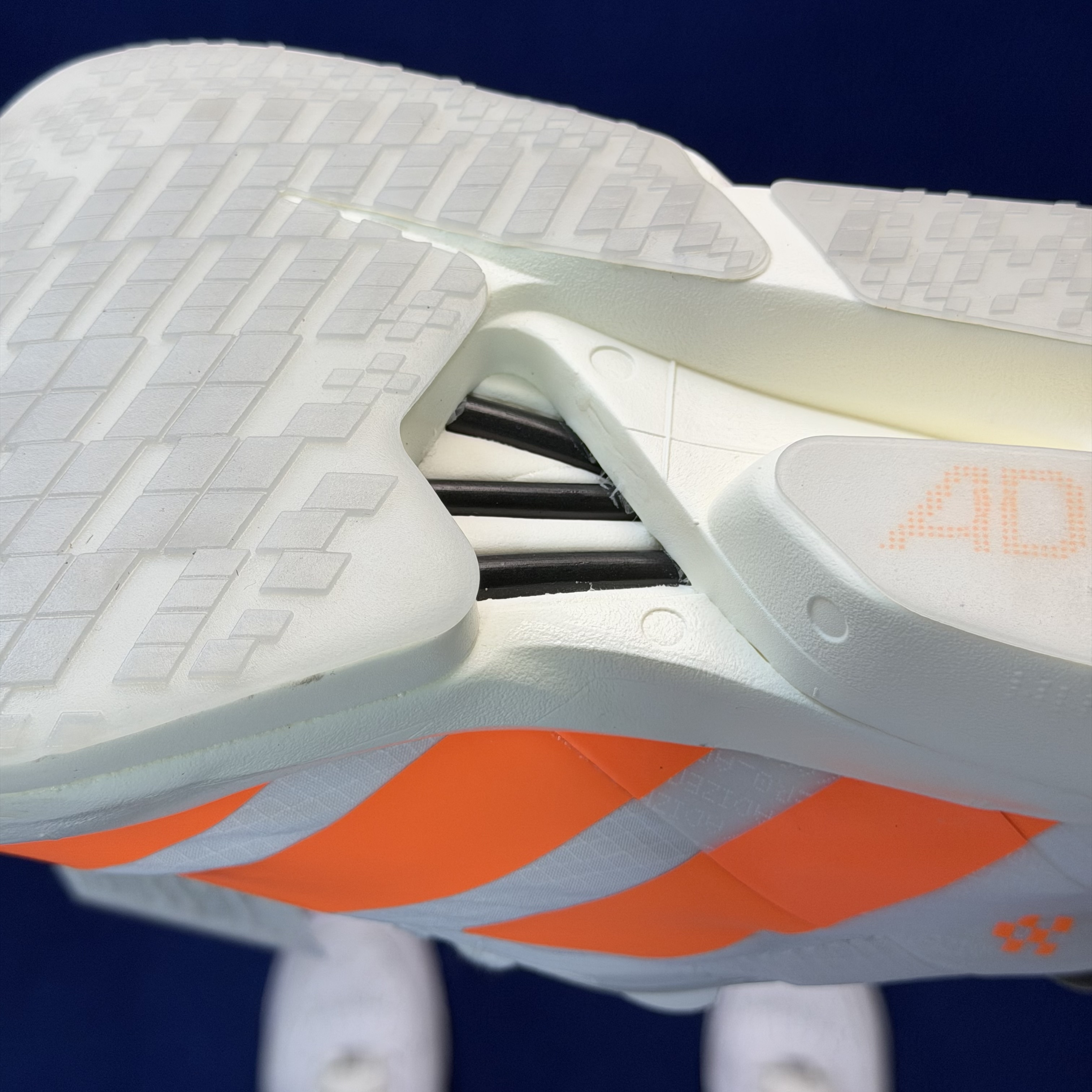 Adizero Adios Pro 4  低筒 舒适百搭 防滑耐磨 马拉松 训练竞速 跑步鞋 女款 男款 波鞋 白橙色 JR7088