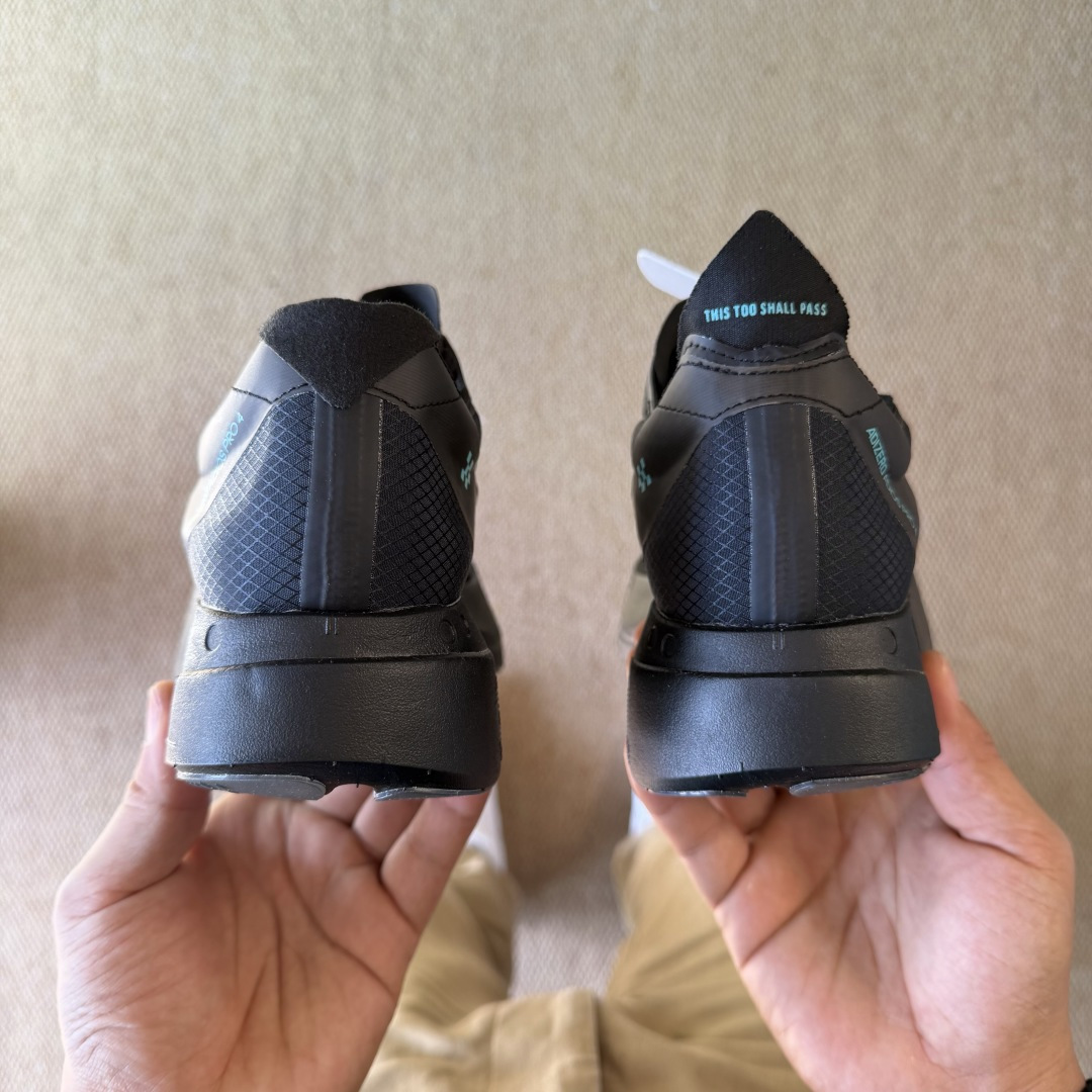 Adizero Adios Pro 4  低筒 舒适百搭 防滑耐磨 马拉松 训练竞速 跑步鞋 女款 男款 波鞋 黑色 HQ7411