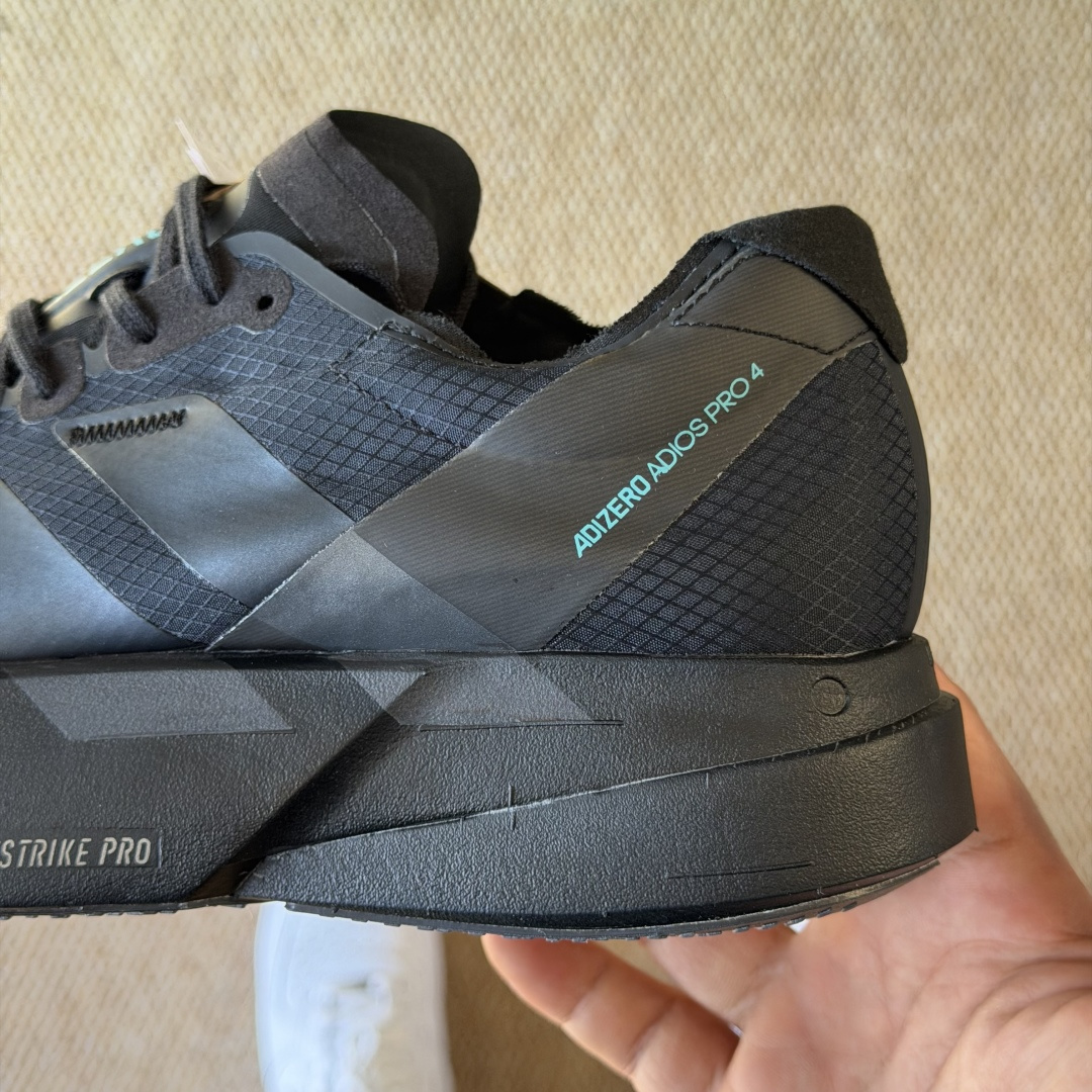 Adizero Adios Pro 4  低筒 舒适百搭 防滑耐磨 马拉松 训练竞速 跑步鞋 女款 男款 波鞋 黑色 HQ7411