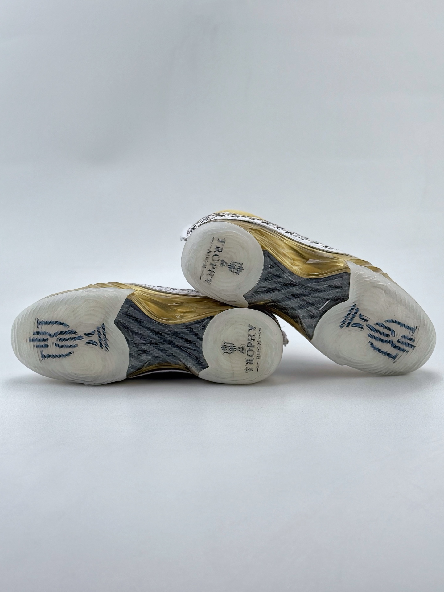 Jordan Air Jordan 23 Motorsports Wizards OG 款 AJ23 防滑轻便中帮复古篮球鞋  男款  C0白金 853336-123