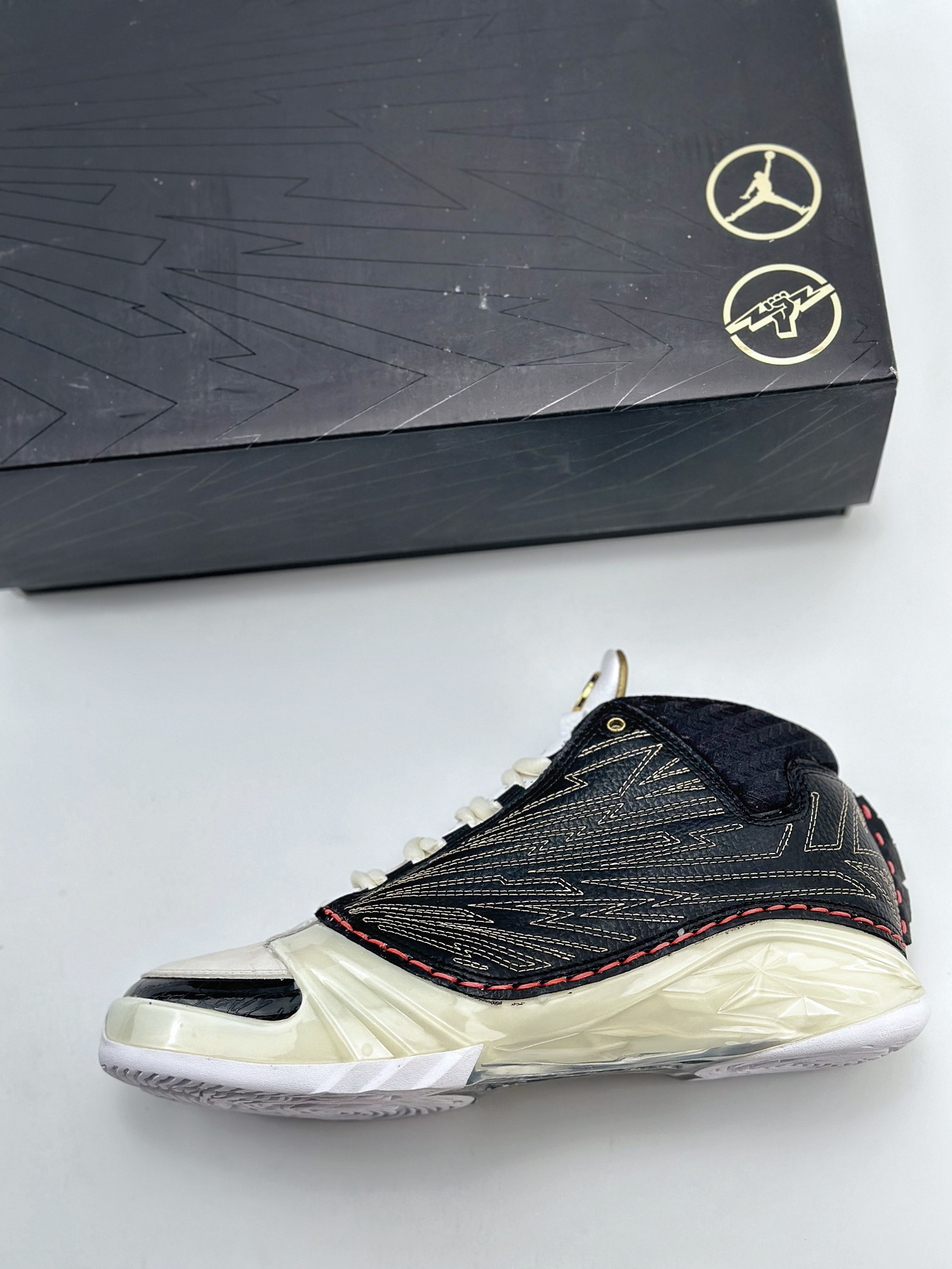 TITANX Jordan Air Jordan 23 Motorsports Wizards OG 款 AJ23 防滑轻便中帮复古篮球鞋  男款  C0白黑金 CZ6222-001