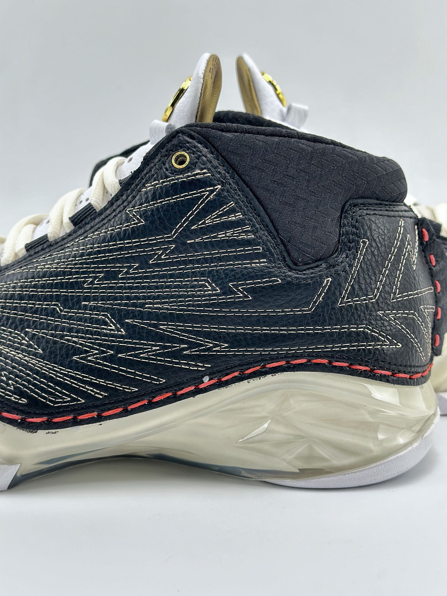 TITANX Jordan Air Jordan 23 Motorsports Wizards OG 款 AJ23 防滑轻便中帮复古篮球鞋  男款  C0白黑金 CZ6222-001