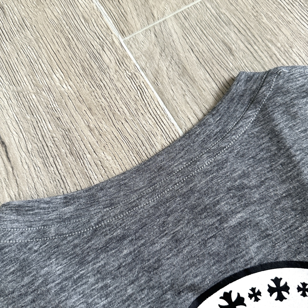 Chrome Hearts CH 克罗心 女款  短袖  修身 背后十字架卷轴 印花 灰色