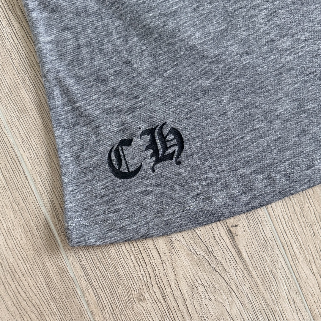 Chrome Hearts CH 克罗心  V领修身 女款  短袖  背后梵文 灰色