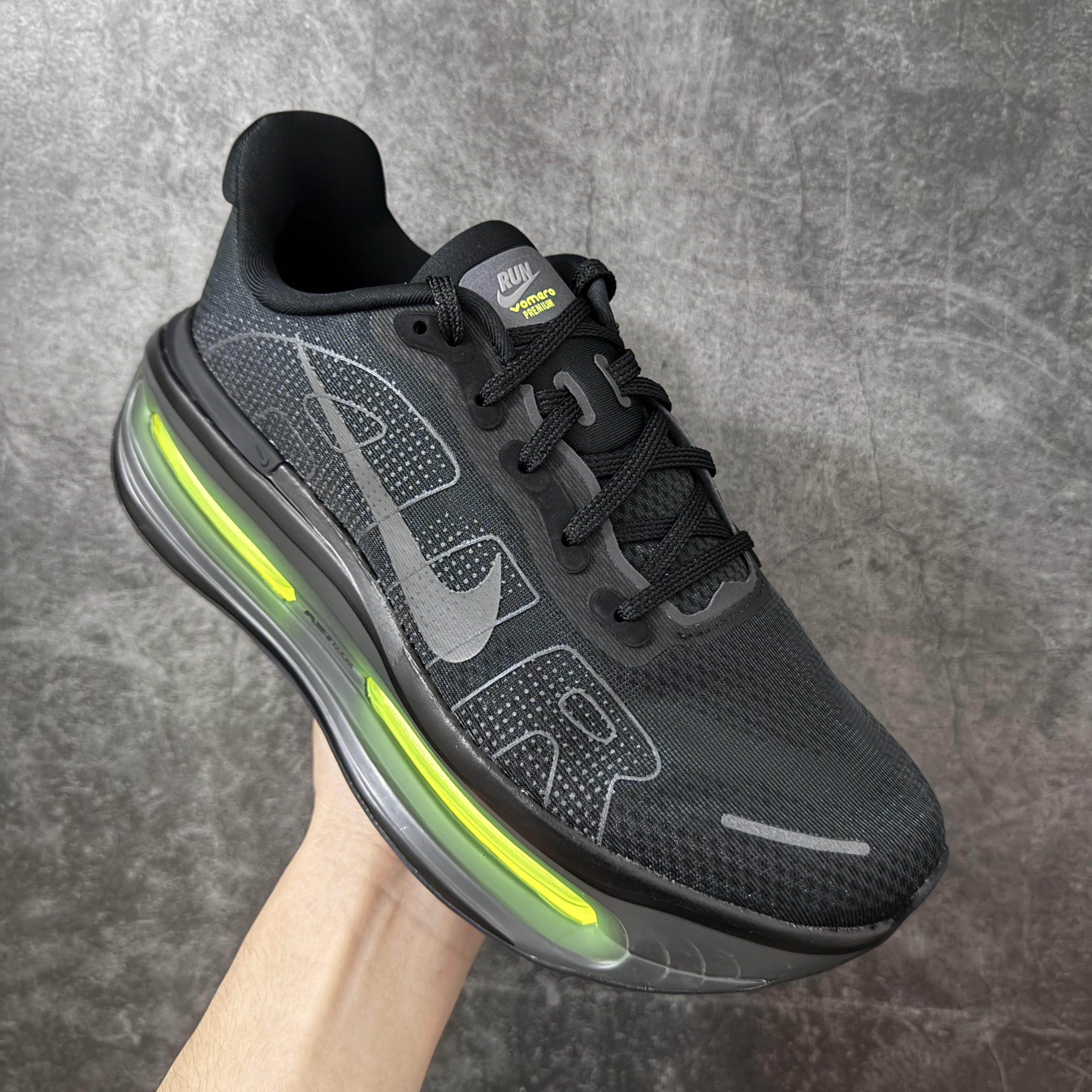 Nike Vomero Premium 低筒 超临界发泡 气垫 百搭舒适耐磨  休闲跑步鞋 男女同款  黑绿 Q2050-001