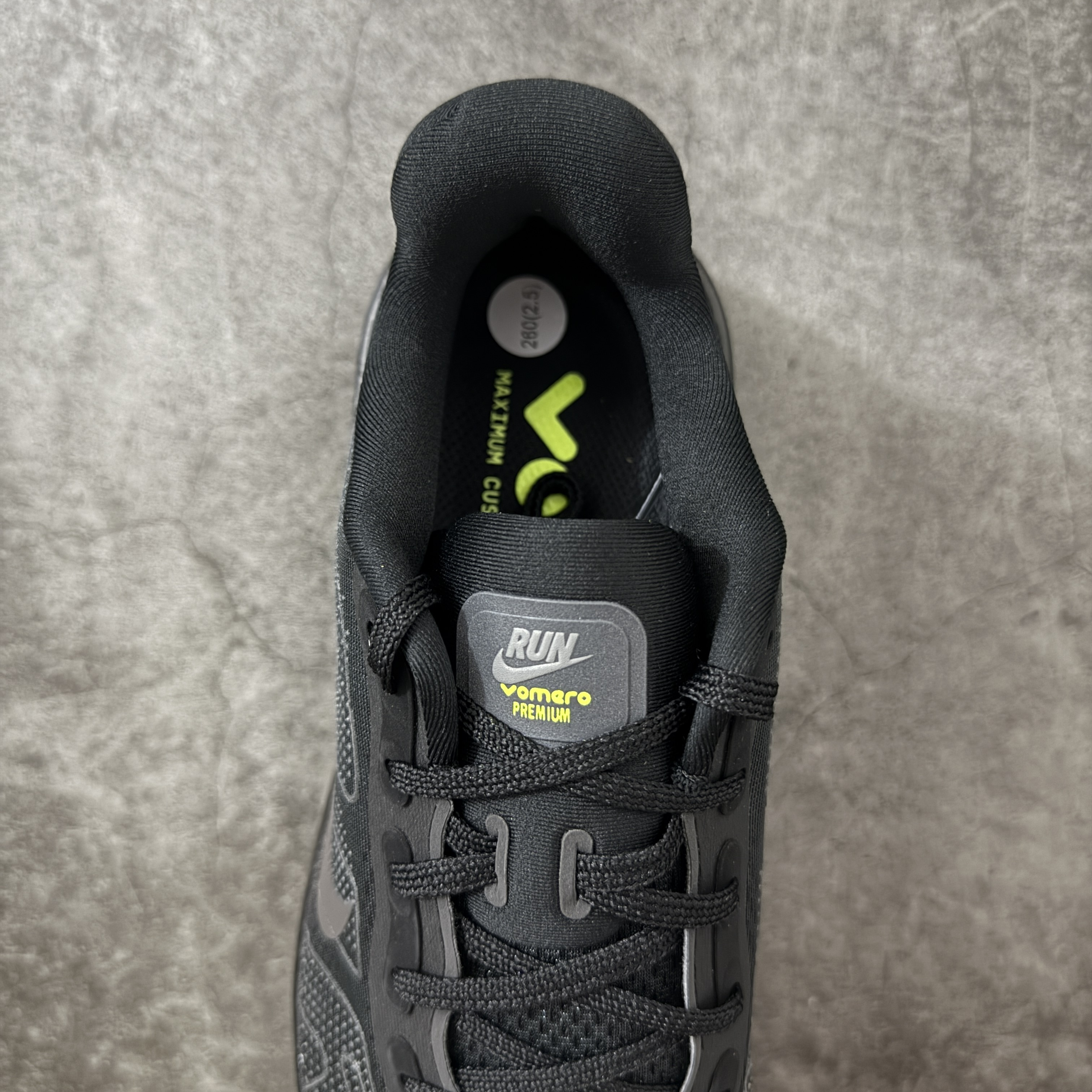 Nike Vomero Premium 低筒 超临界发泡 气垫 百搭舒适耐磨  休闲跑步鞋 男女同款  黑绿 Q2050-001