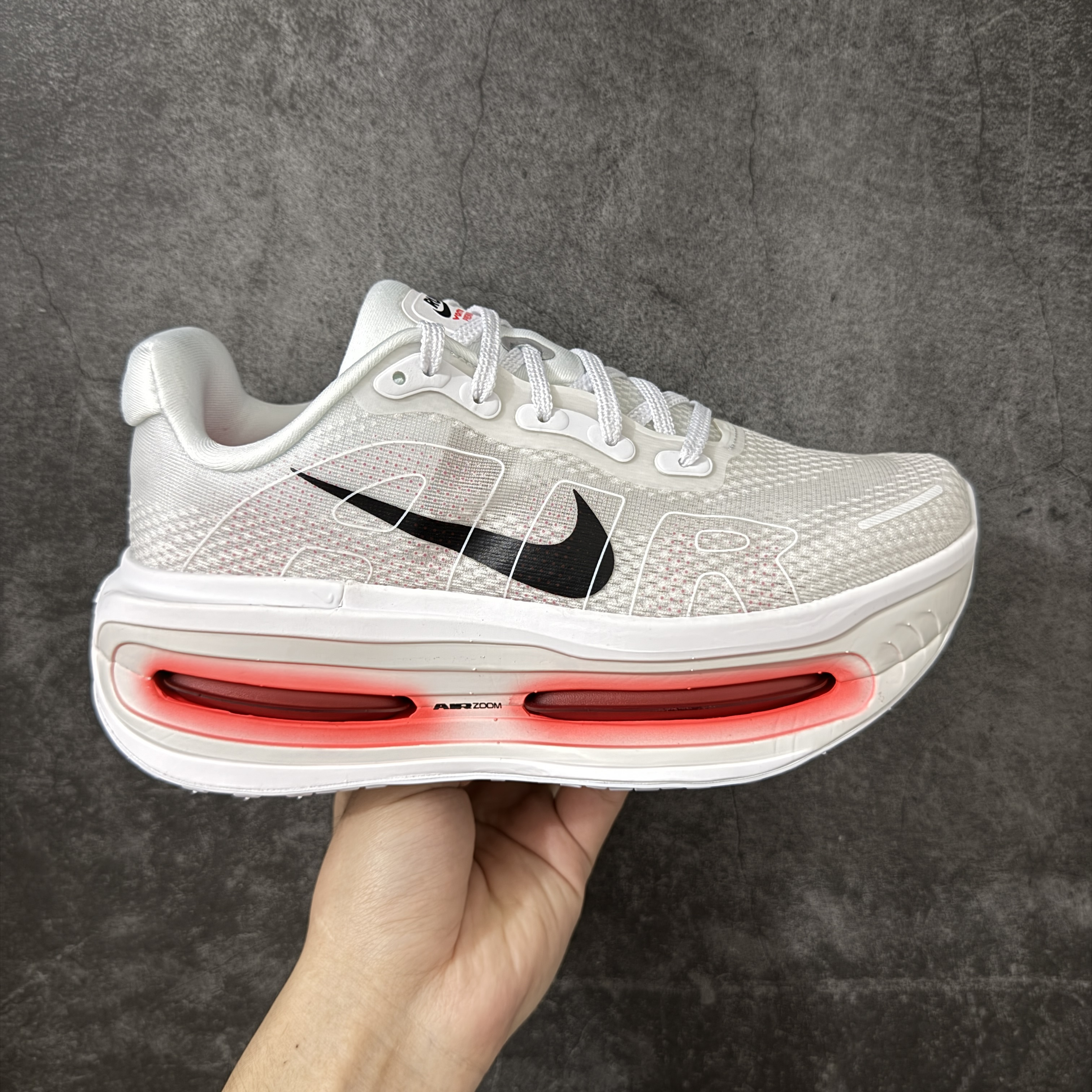 Nike Vomero Premium 低筒 超临界发泡 气垫 百搭舒适耐磨  休闲跑步鞋 男女同款  白红 HQ2050-103