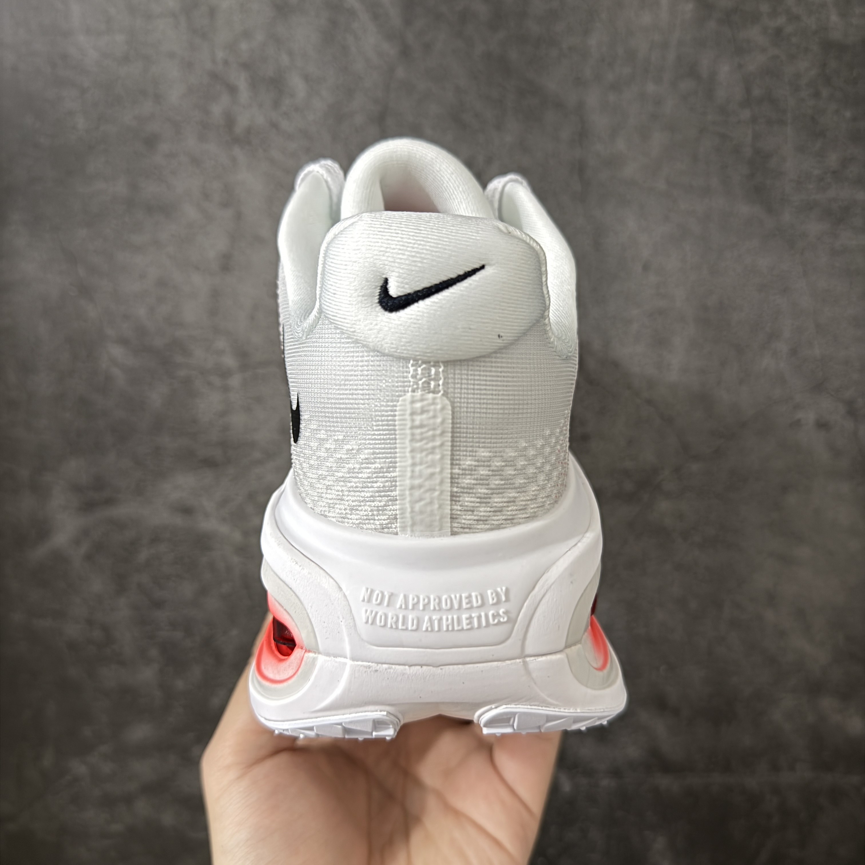 Nike Vomero Premium 低筒 超临界发泡 气垫 百搭舒适耐磨  休闲跑步鞋 男女同款  白红 HQ2050-103