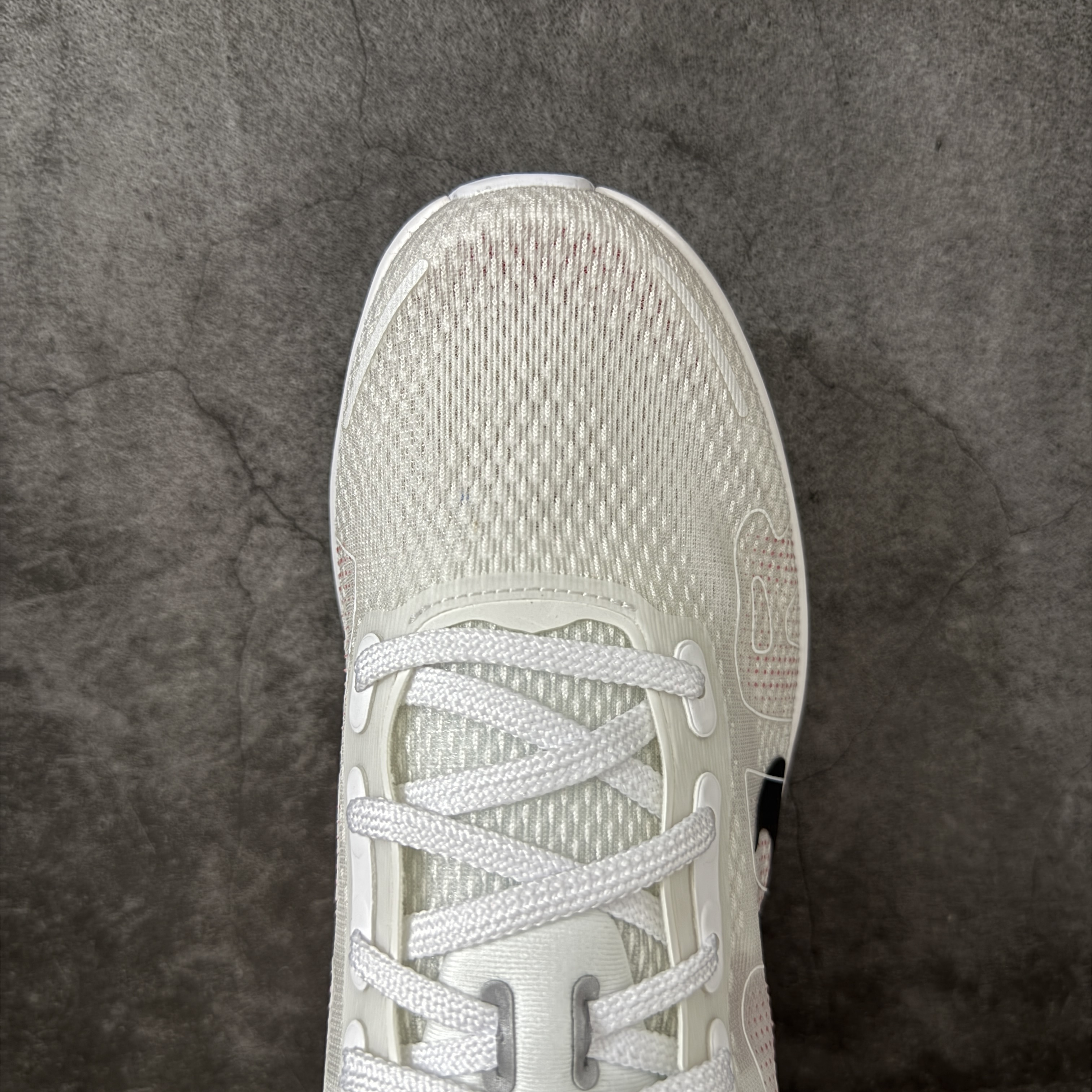 Nike Vomero Premium 低筒 超临界发泡 气垫 百搭舒适耐磨  休闲跑步鞋 男女同款  白红 HQ2050-103