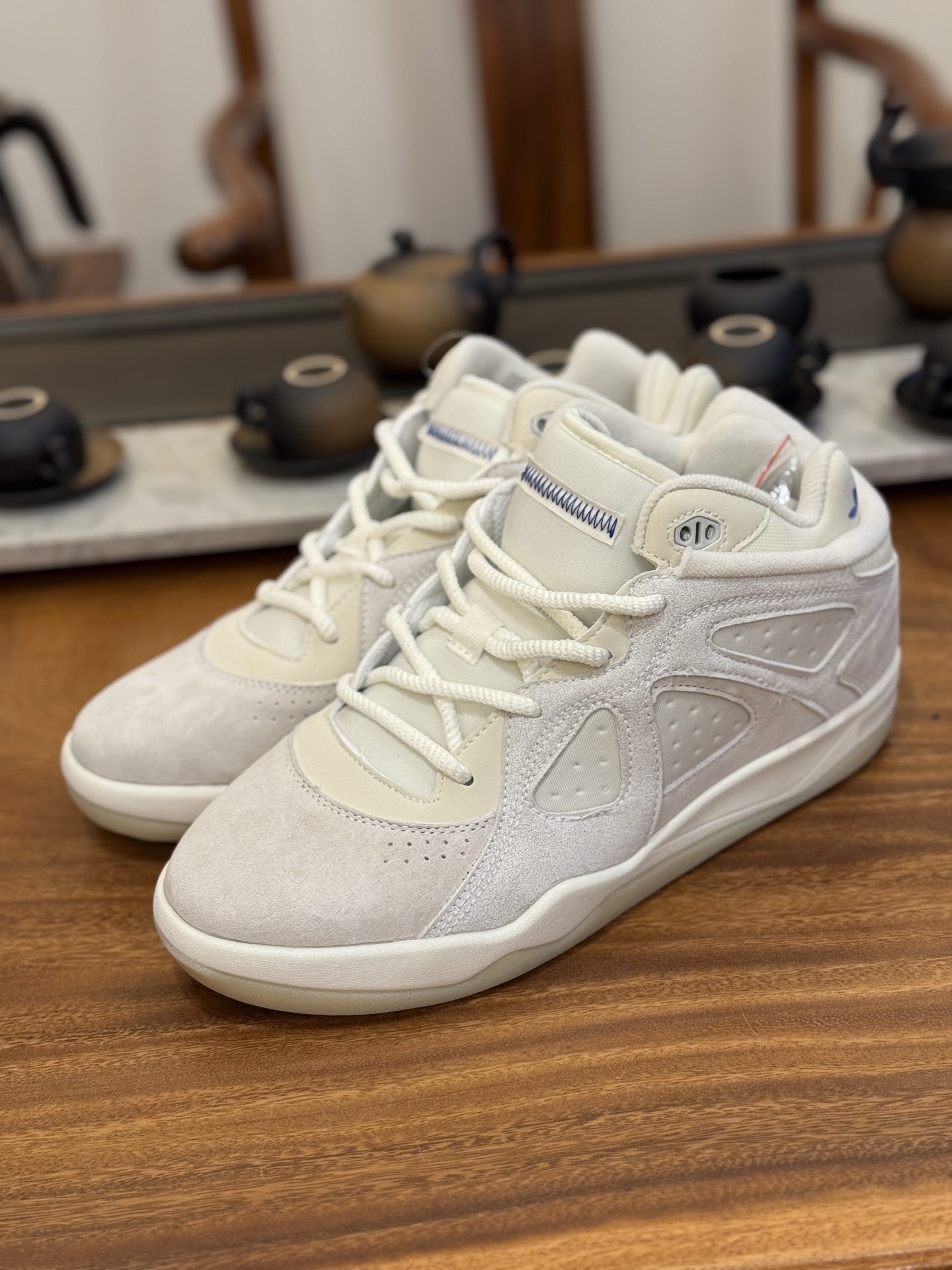 adidas  × Bad Bunny Badbo 1.0 百搭舒适 高帮 篮球鞋  KJ1468