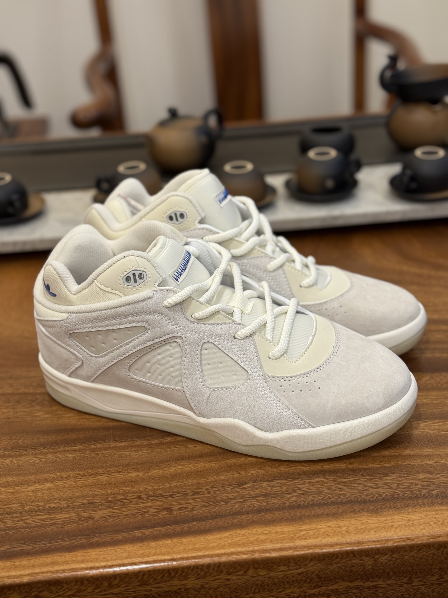 adidas  × Bad Bunny Badbo 1.0 百搭舒适 高帮 篮球鞋  KJ1468
