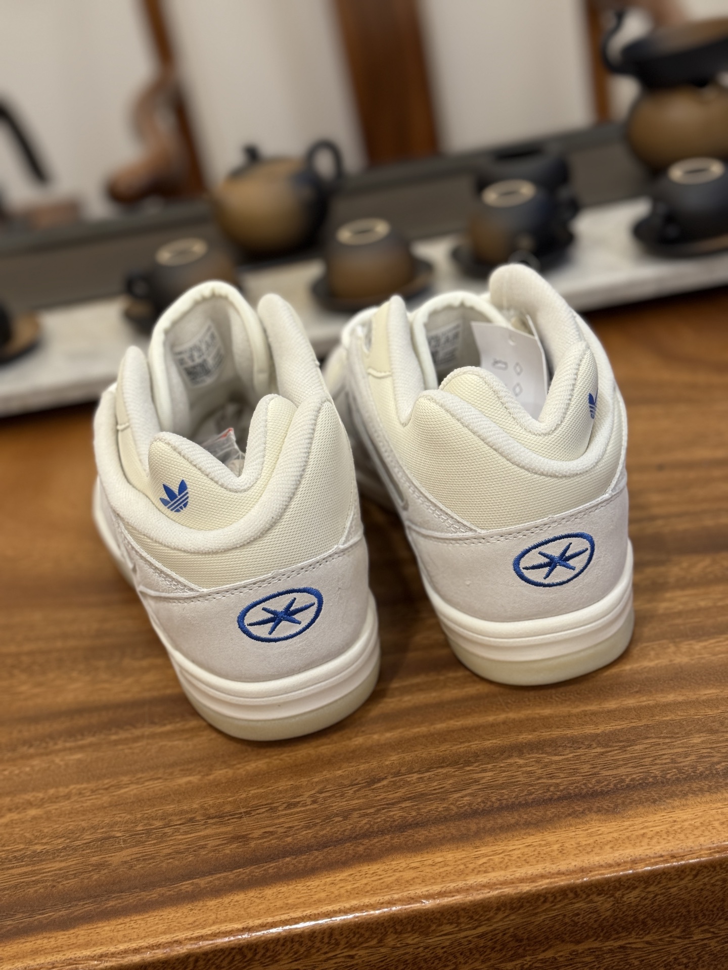 adidas  × Bad Bunny Badbo 1.0 百搭舒适 高帮 篮球鞋  KJ1468