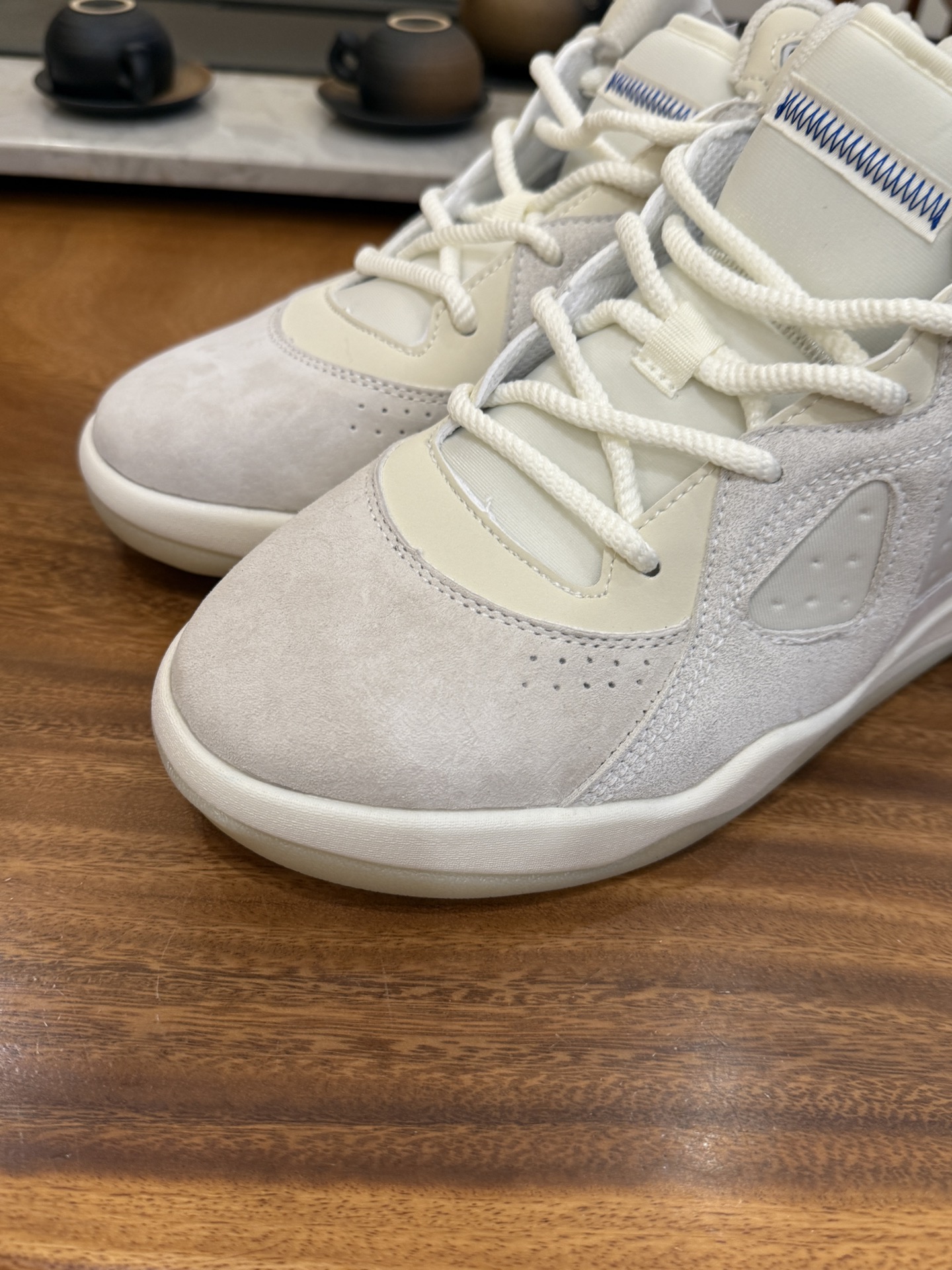 adidas  × Bad Bunny Badbo 1.0 百搭舒适 高帮 篮球鞋  KJ1468