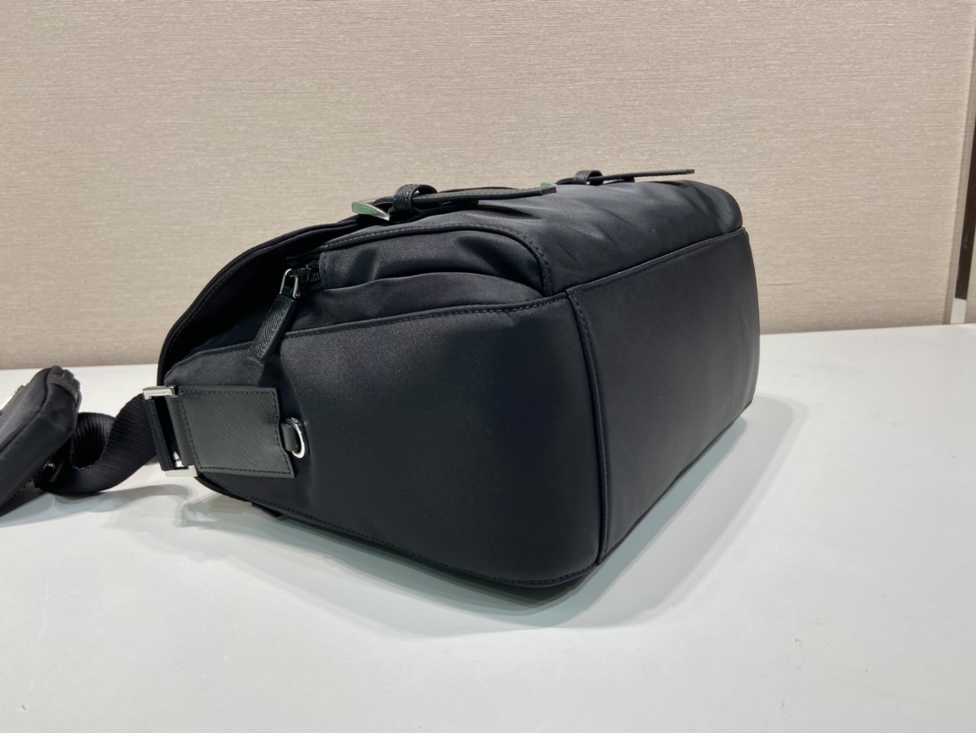 普拉达 PRADA Re-Nylon 三角形 徽标 带耳机包 尼龙拼皮二合一邮差包单肩包斜挎包 F0 1BD953_RV44_F0002_V_B1M