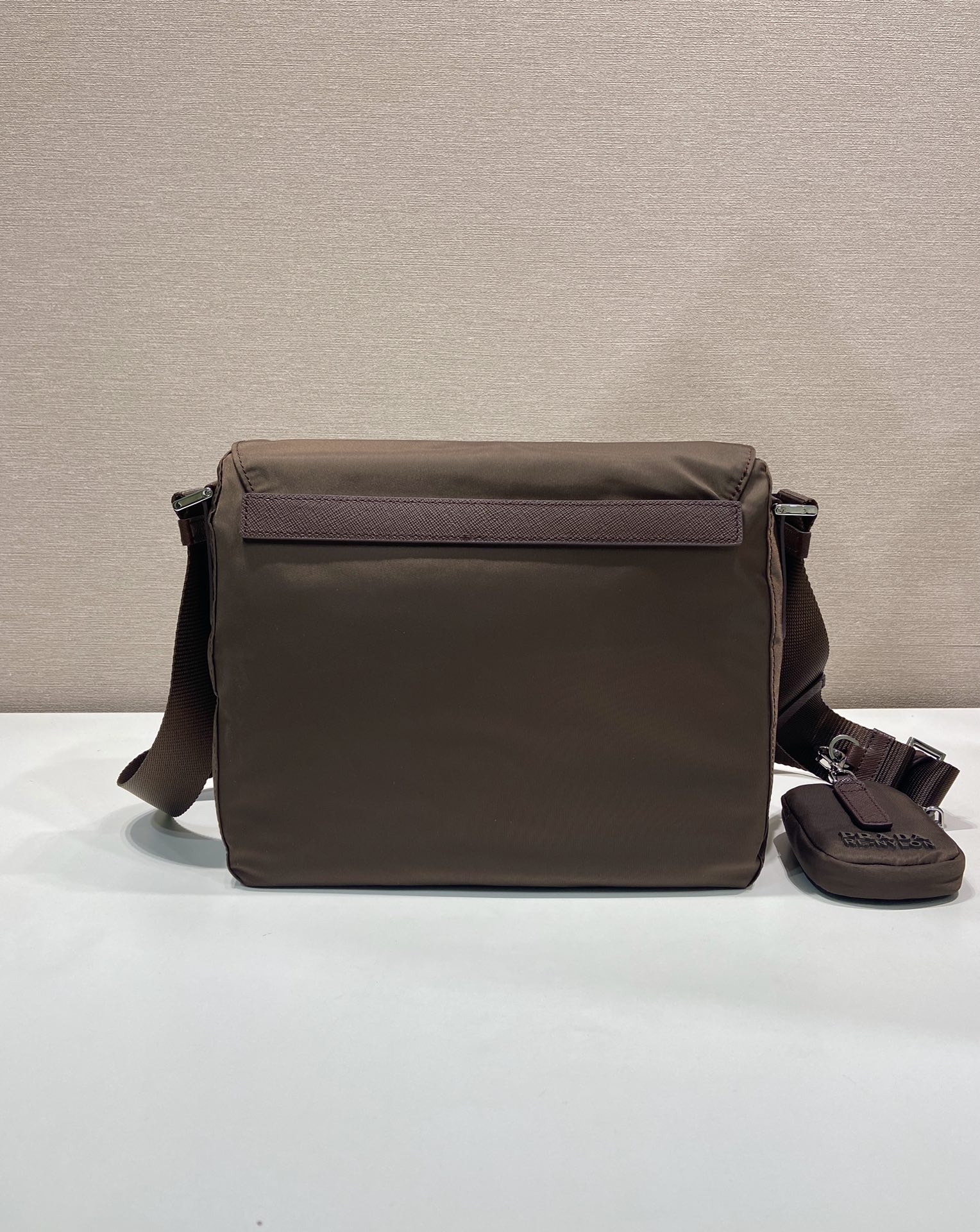 普拉达 PRADA Re-Nylon 三角形 徽标 带耳机包 尼龙拼皮二合一邮差包单肩包斜挎包 F0 1BD994_RV44_F0002_V_B1M