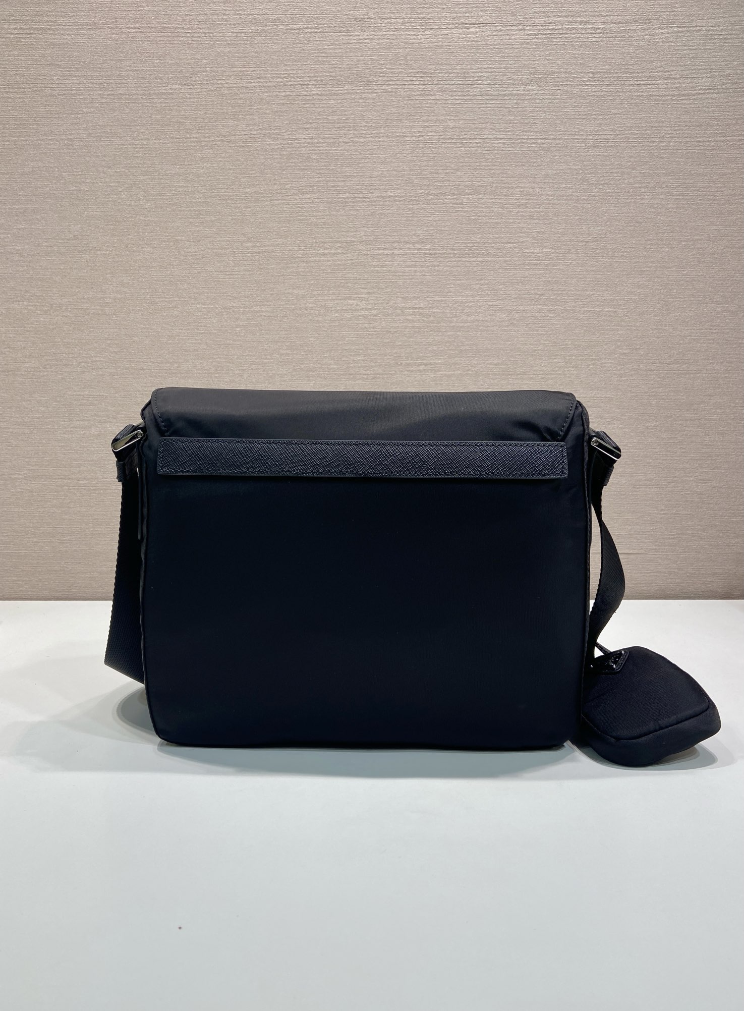 普拉达 PRADA Re-Nylon 三角形 徽标 带耳机包 尼龙拼皮二合一邮差包单肩包斜挎包 F0 1BD994_RV44_F0002_V_B1M