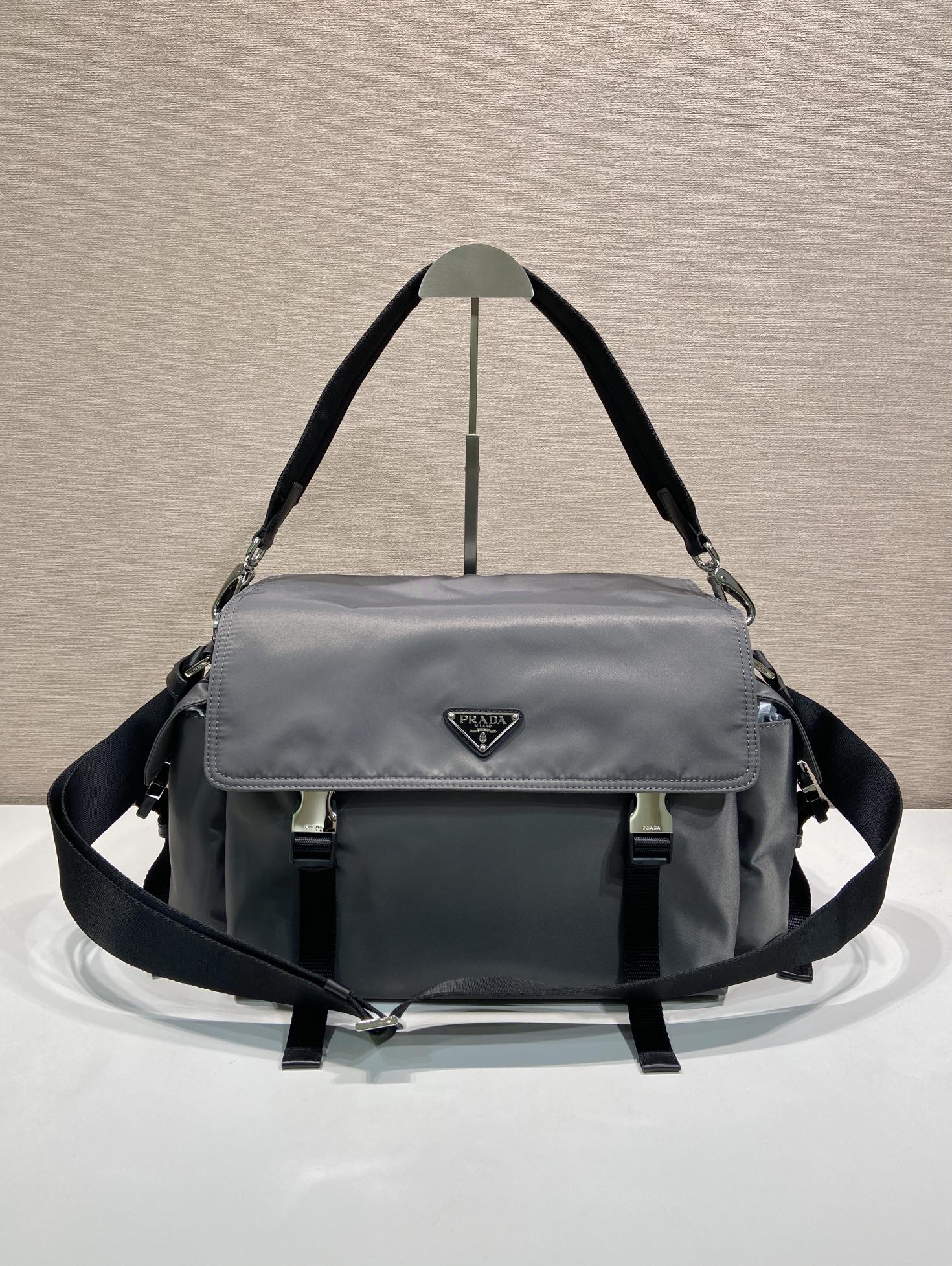large 普拉达 PRADA  Re-Nylon 三角标 单肩手提包 尼龙  F0灰色  2VD082 