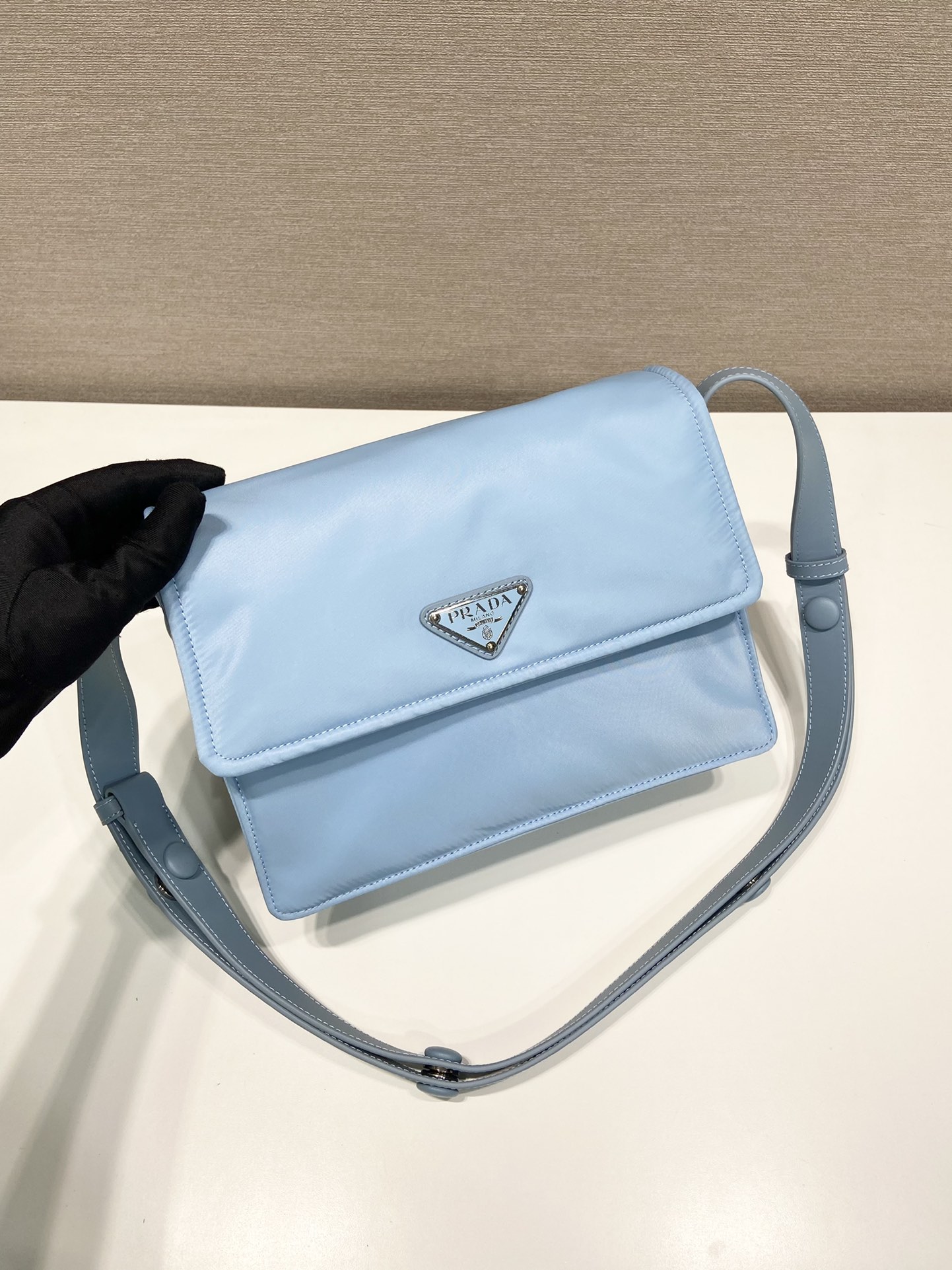 小号 普拉达 PRADA Re-Nylon Cini 复古三角形 邮差包 单肩包 斜挎包 蓝色 F0 1BD313