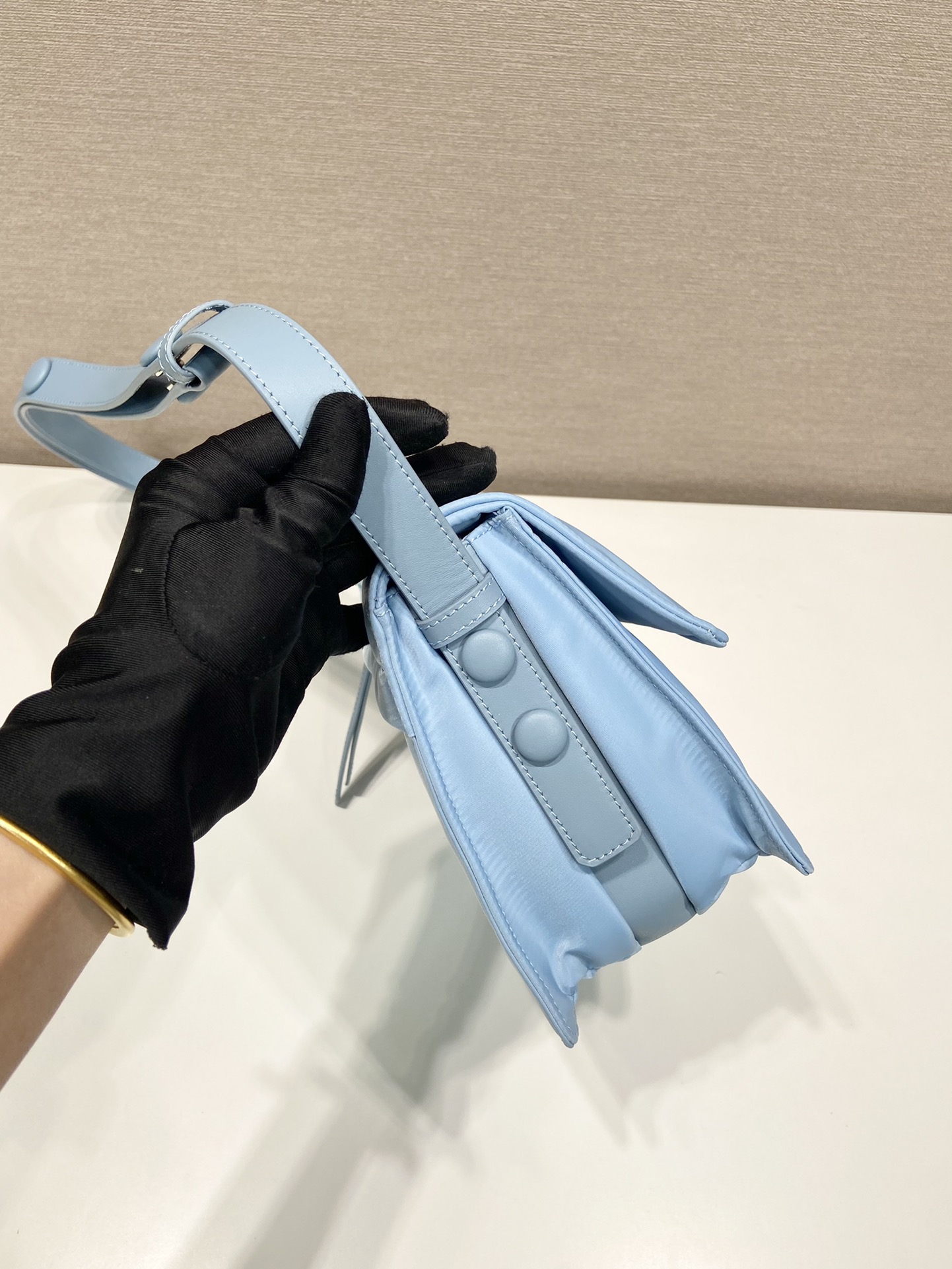 小号 普拉达 PRADA Re-Nylon Cini 复古三角形 邮差包 单肩包 斜挎包 蓝色 F0 1BD313
