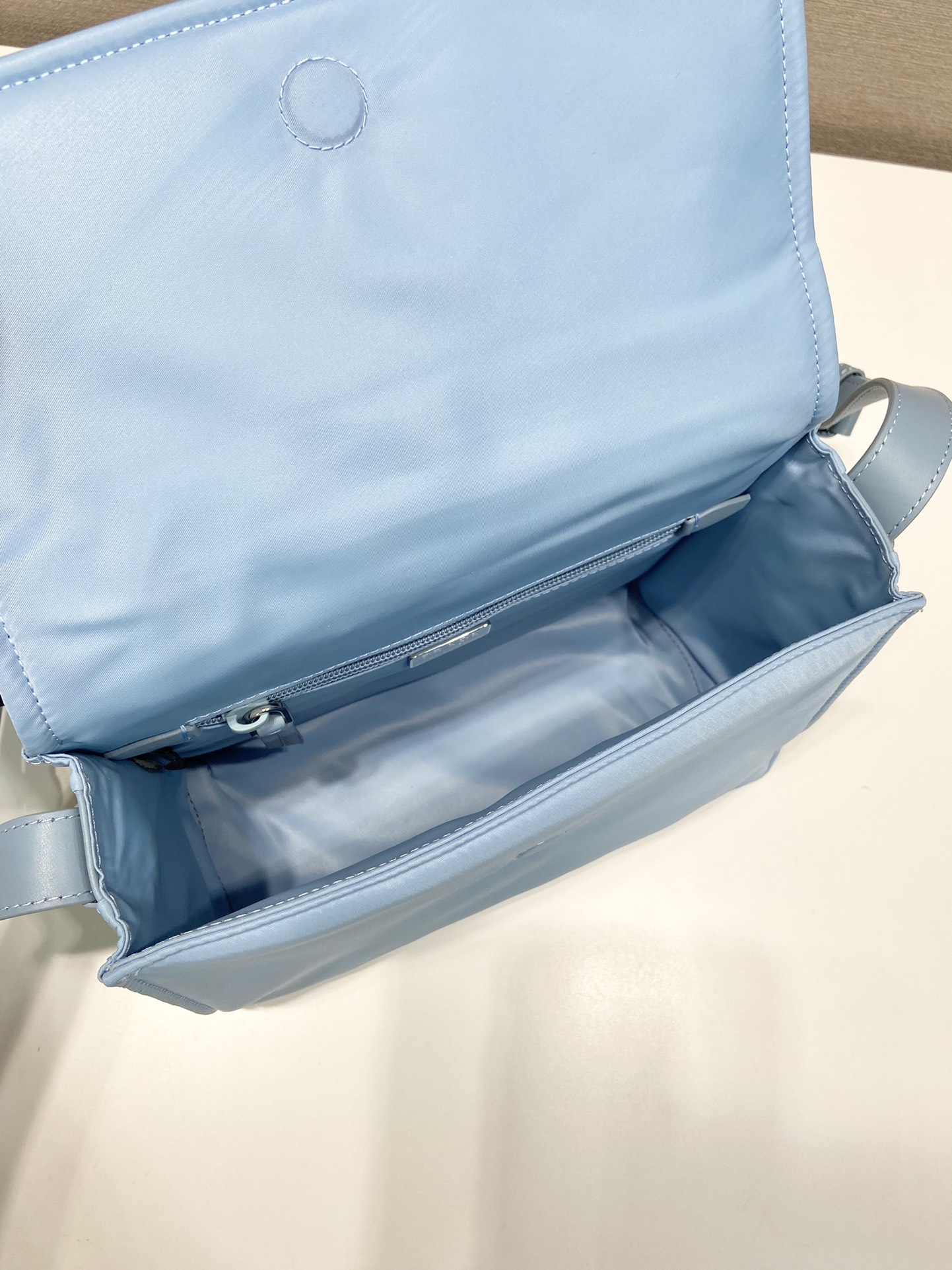 小号 普拉达 PRADA Re-Nylon Cini 复古三角形 邮差包 单肩包 斜挎包 蓝色 F0 1BD313