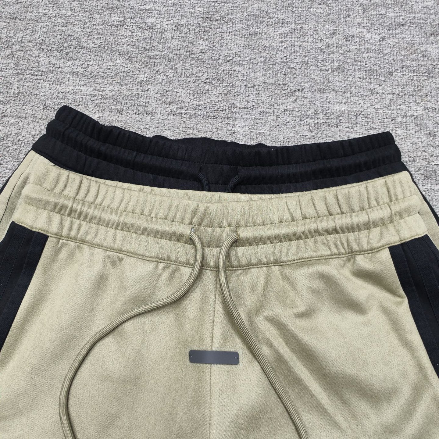 Fear of God ADIDAS adidas 联名款 Athlletics 裤边条纹抽绳针织运动裤 男女同款 情侣款 