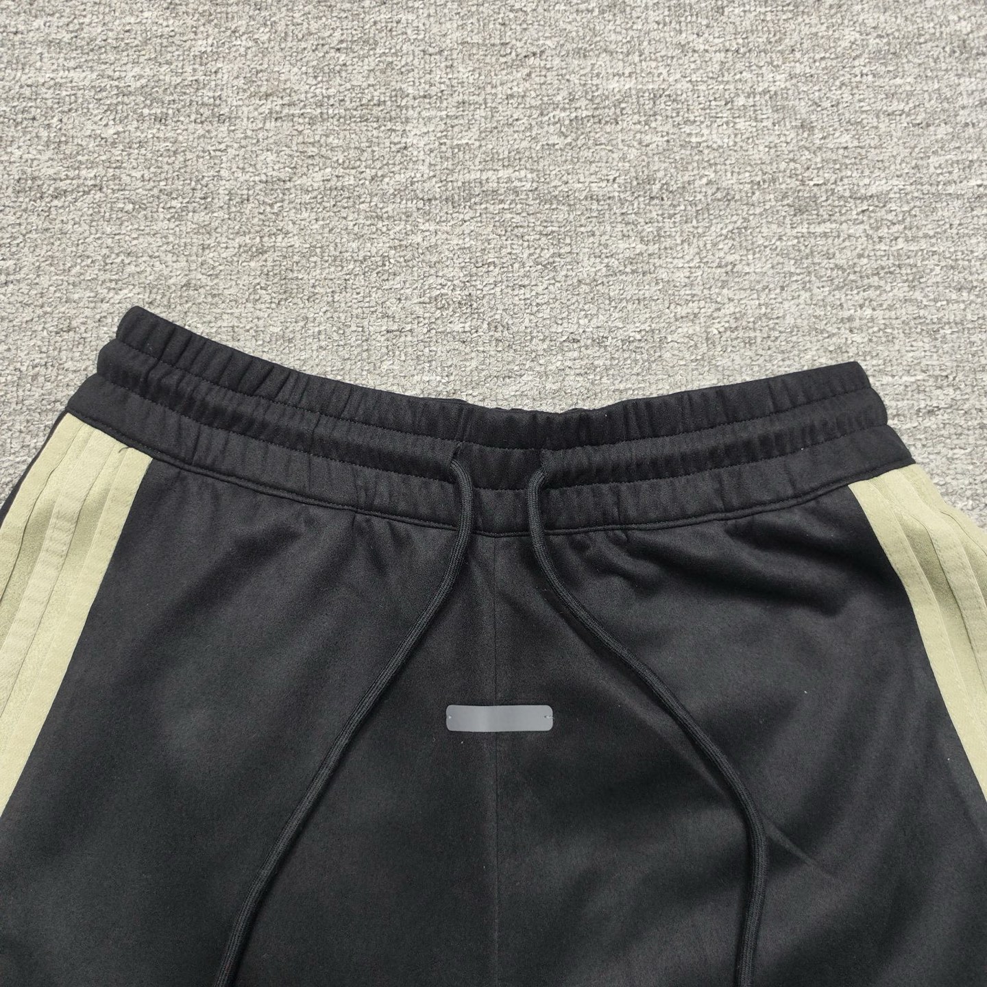 Fear of God ADIDAS adidas 联名款 Athlletics 裤边条纹抽绳针织运动裤 男女同款 情侣款 