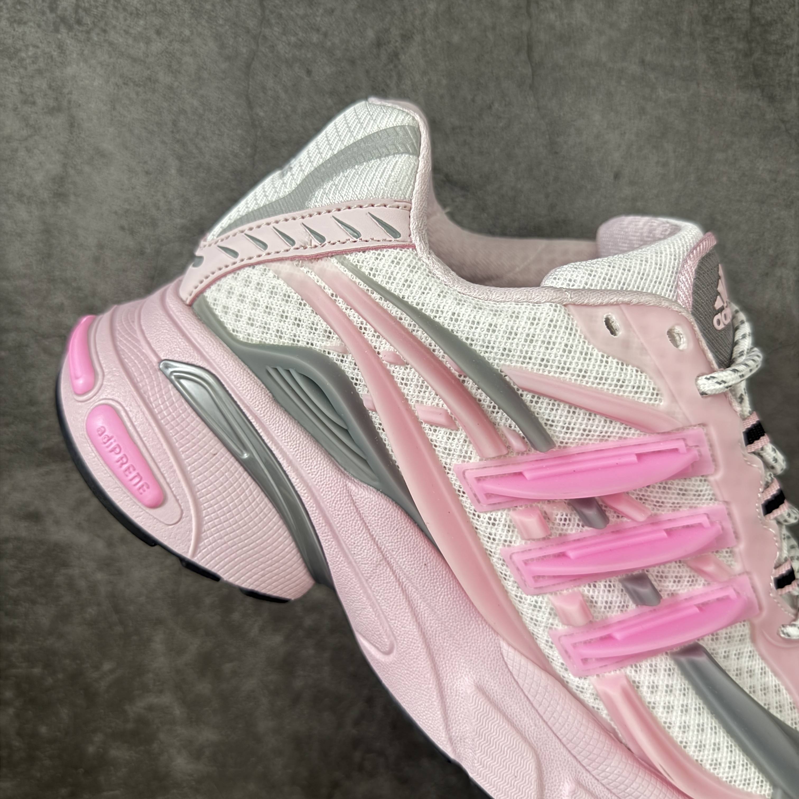 pharrell williams x adidas Adistar Jellyfish 水母鞋舒适时尚防滑透气  低帮老爹鞋 男女同款 粉色