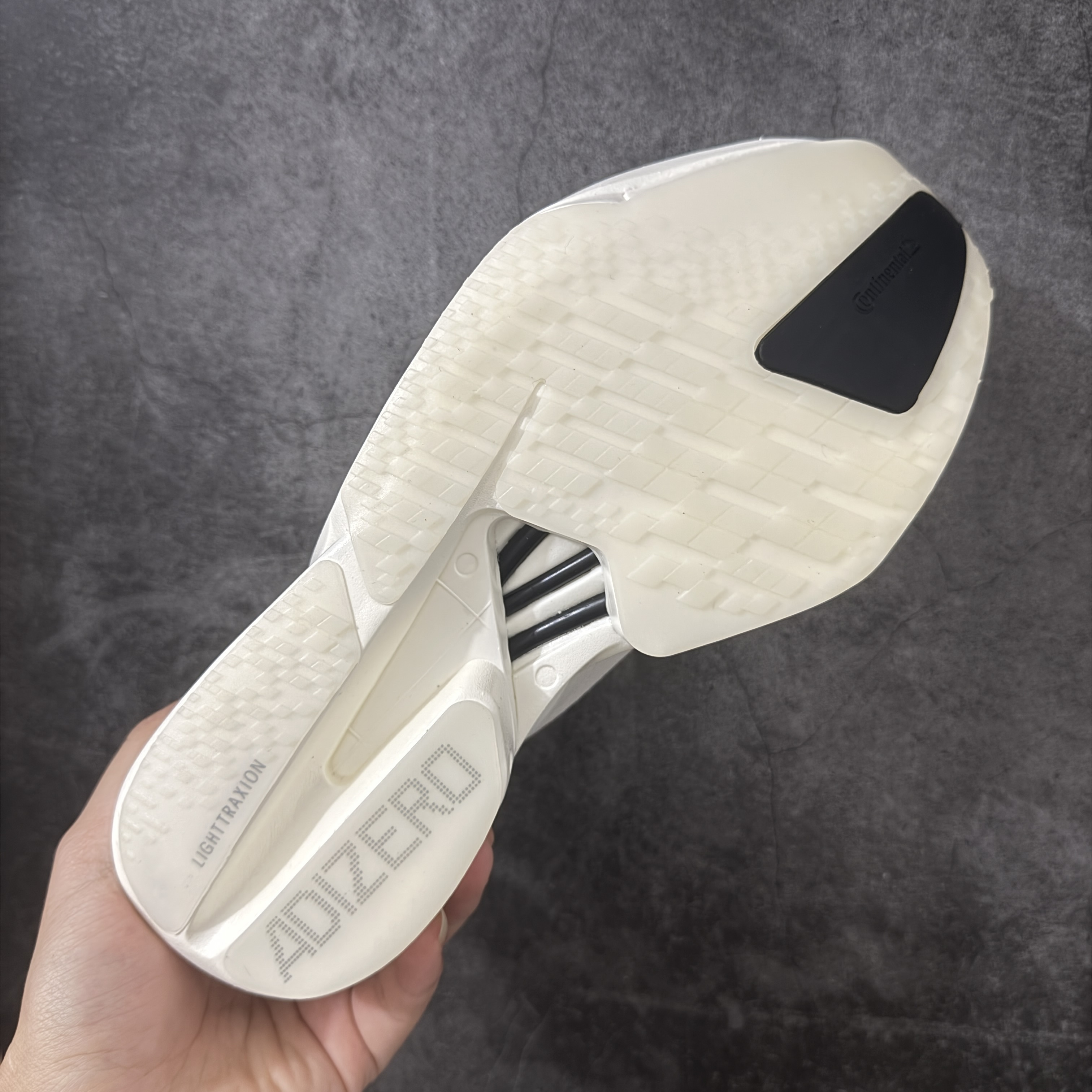Y3 Adizero Adios Pro 4  低筒 舒适百搭 防滑耐磨 马拉松 训练竞速 跑步鞋 女款 男款 波鞋 黑白KI6875