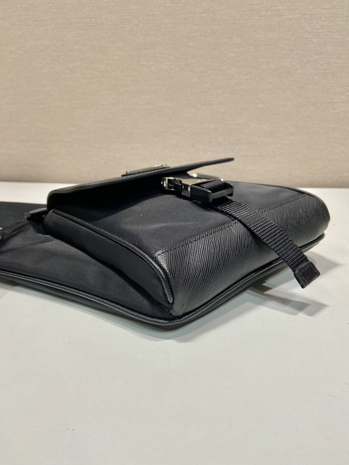 普拉达 PRADA Re-Nylon 尼龙 邮差包 单肩包 斜挎包  C0 2VH160_2DMH_F0002_V_OOO