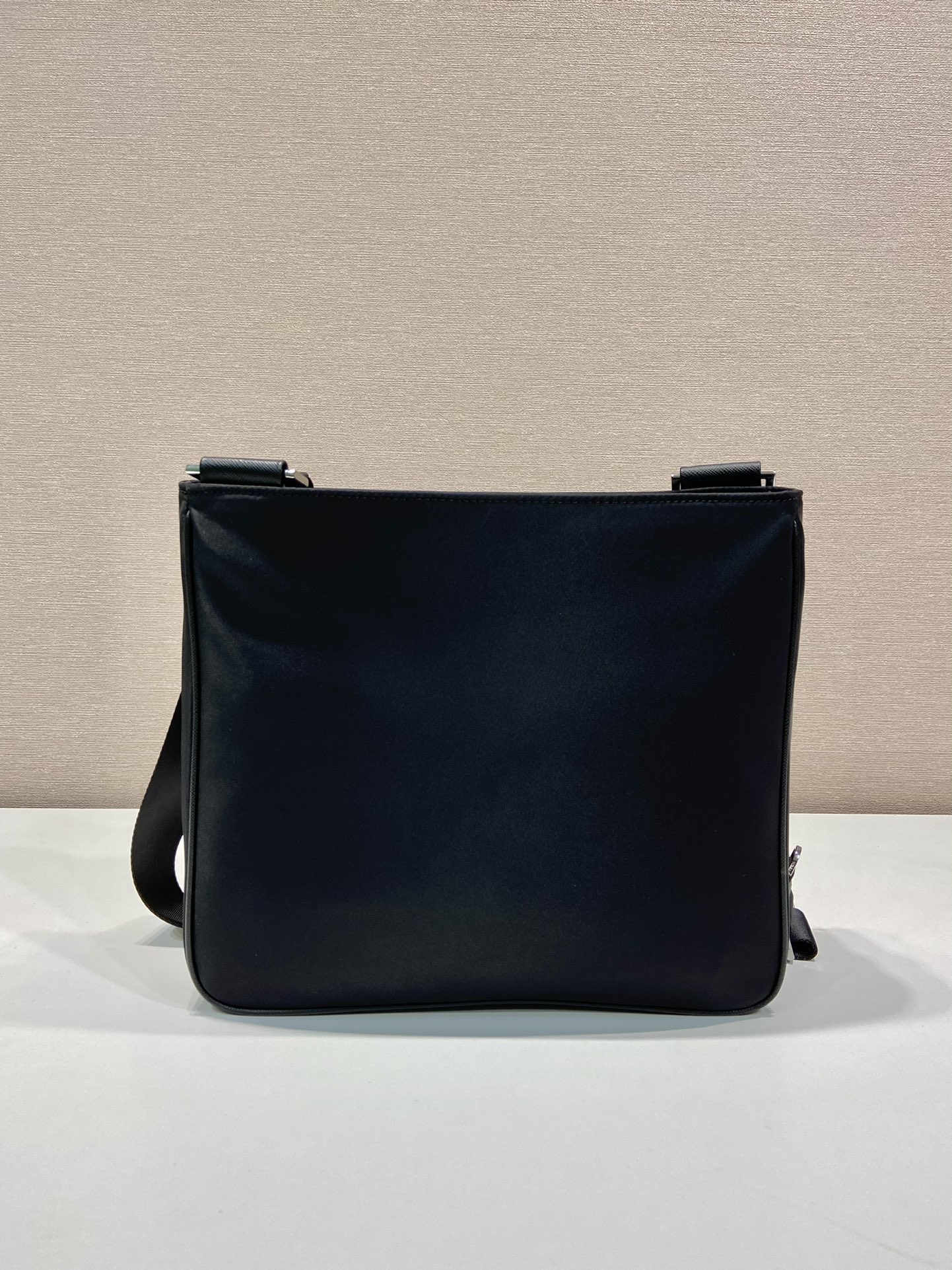 普拉达 PRADA Re-Nylon 三角标尼龙  单肩包 斜挎包  E0 2VH118-2DMH-F0002-V-OOO
