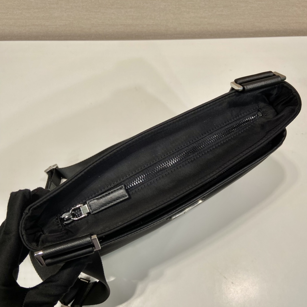 普拉达 PRADA Re-Nylon 三角标尼龙  单肩包 斜挎包  E0 2VH118-2DMH-F0002-V-OOO