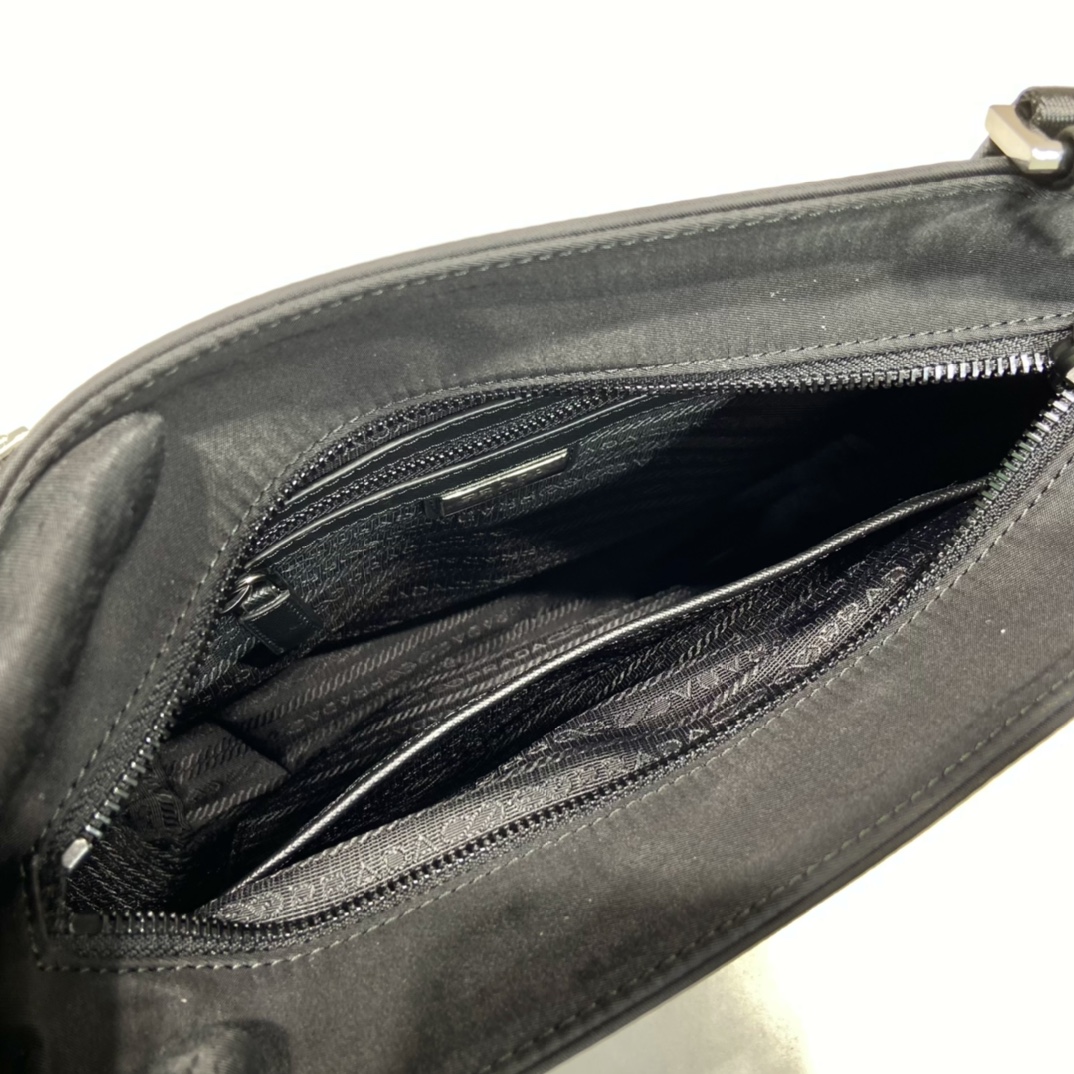 普拉达 PRADA Re-Nylon 三角标尼龙  单肩包 斜挎包  E0 2VH118-2DMH-F0002-V-OOO
