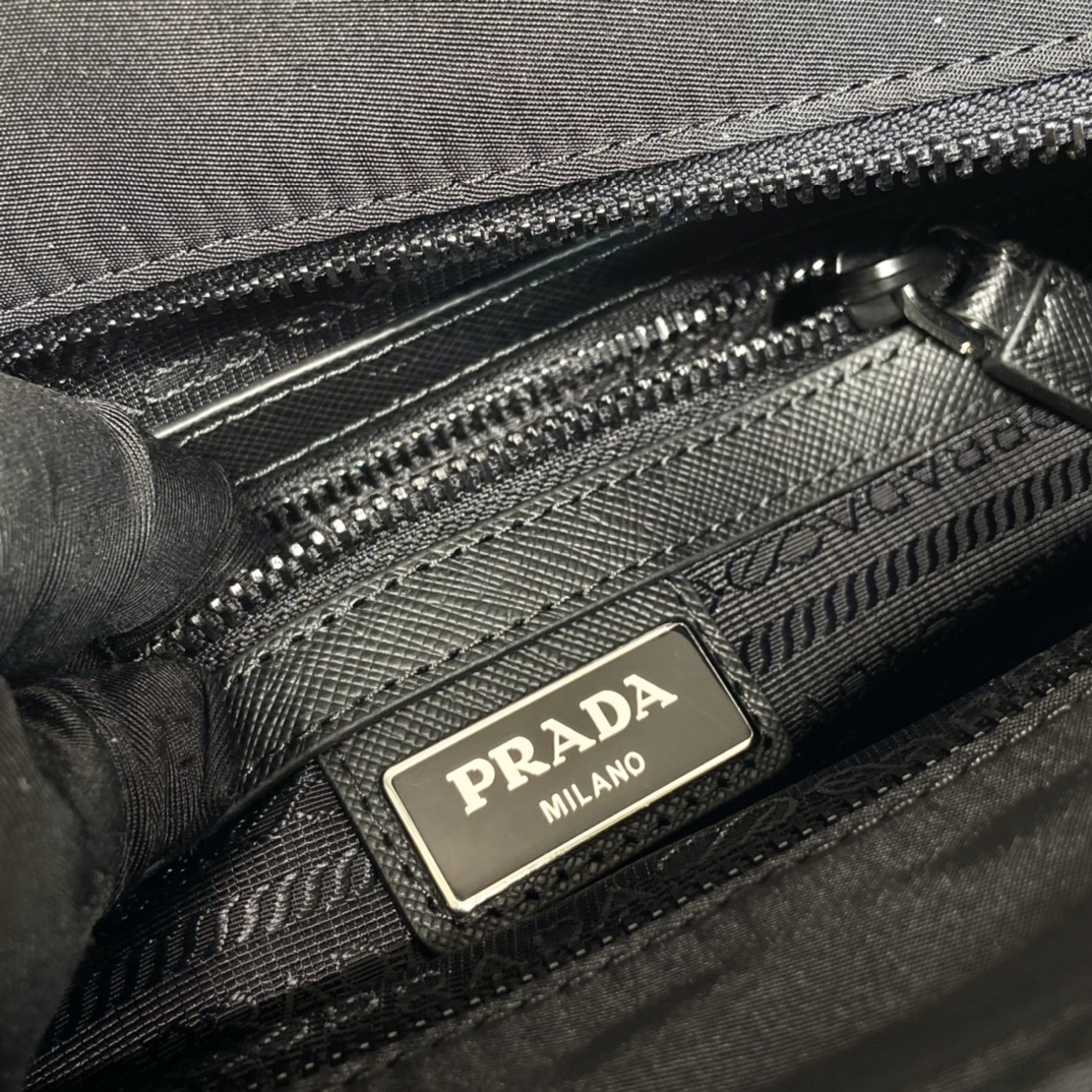 普拉达 PRADA Re-Nylon 三角标尼龙  单肩包 斜挎包  E0 2VH118-2DMH-F0002-V-OOO