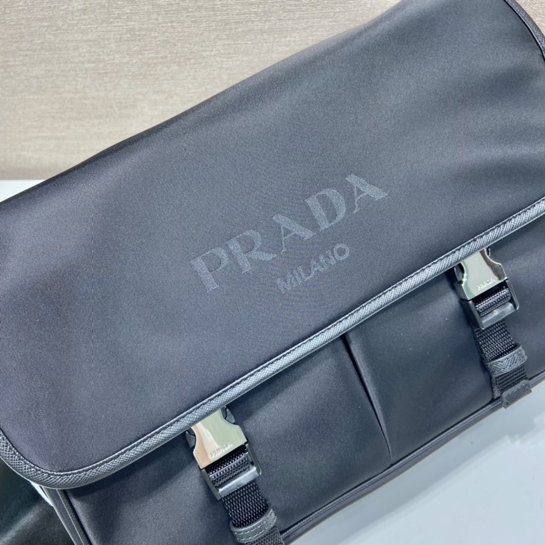 普拉达 PRADA Re-Nylon 压印 单肩包 斜挎包  E0 2VD768_064_F0002