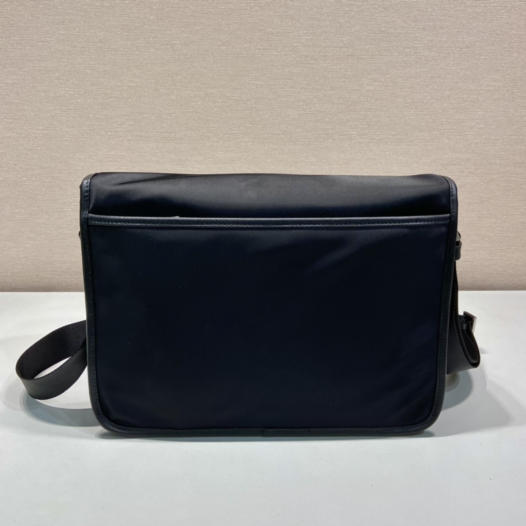 普拉达 PRADA Re-Nylon 压印 单肩包 斜挎包  E0 2VD768_064_F0002