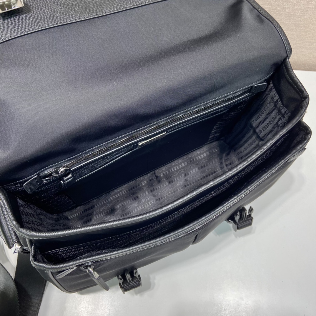 普拉达 PRADA Re-Nylon 压印 单肩包 斜挎包  E0 2VD768_064_F0002