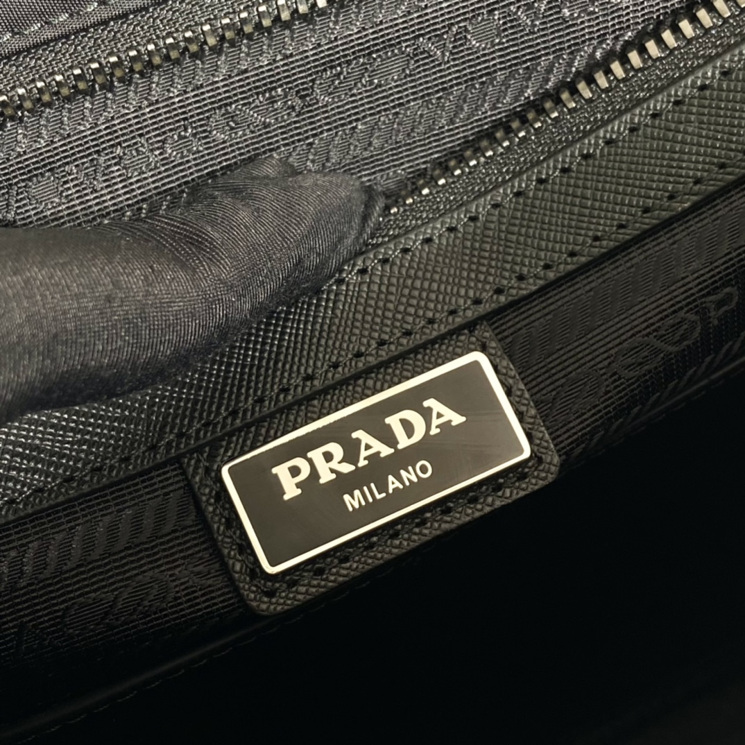 普拉达 PRADA Re-Nylon 压印 单肩包 斜挎包  E0 2VD768_064_F0002