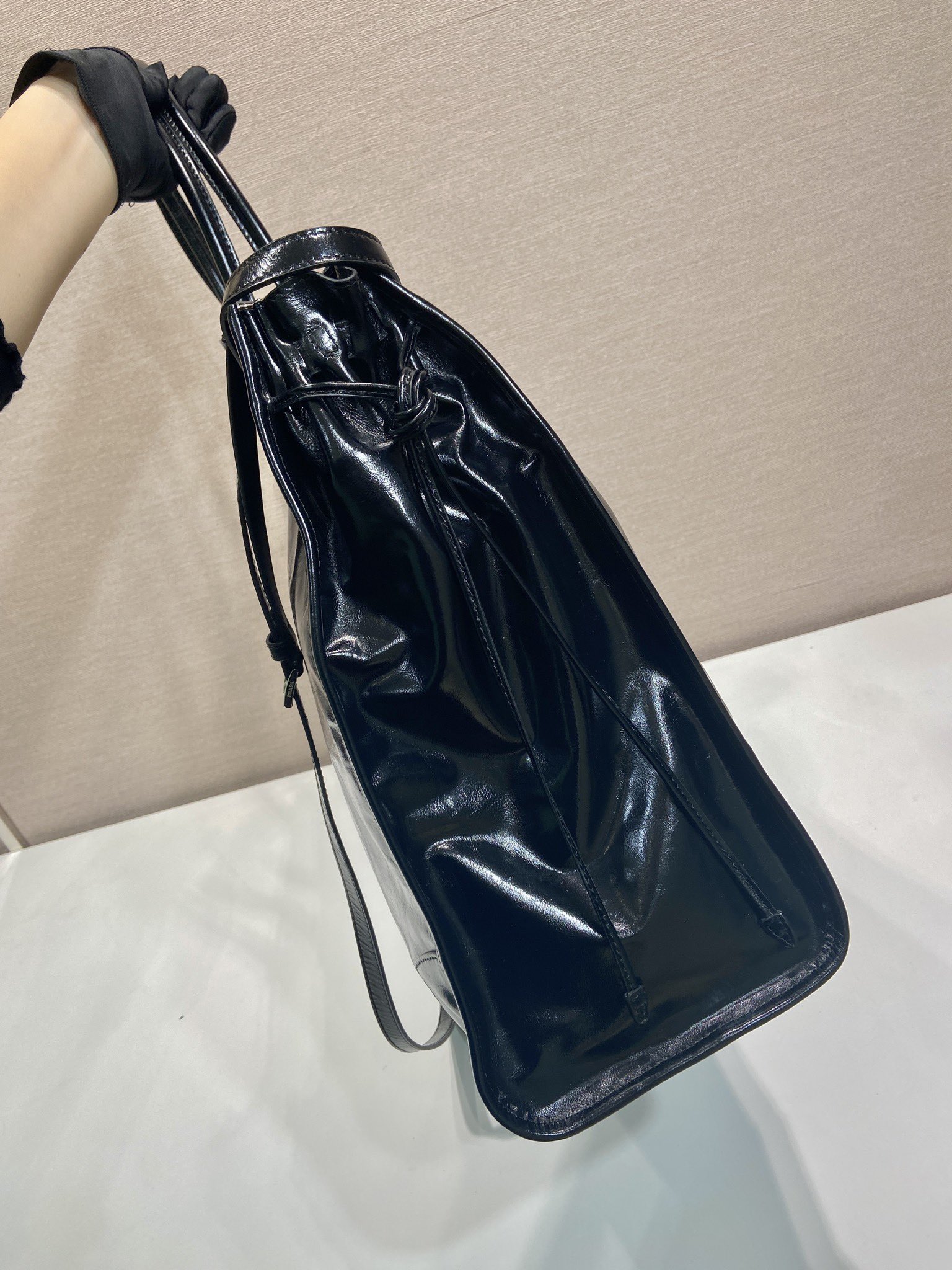 普拉达 PRADA Route 三角标 托特手提包 单肩包 F0 油蜡皮 黑色 2VG128