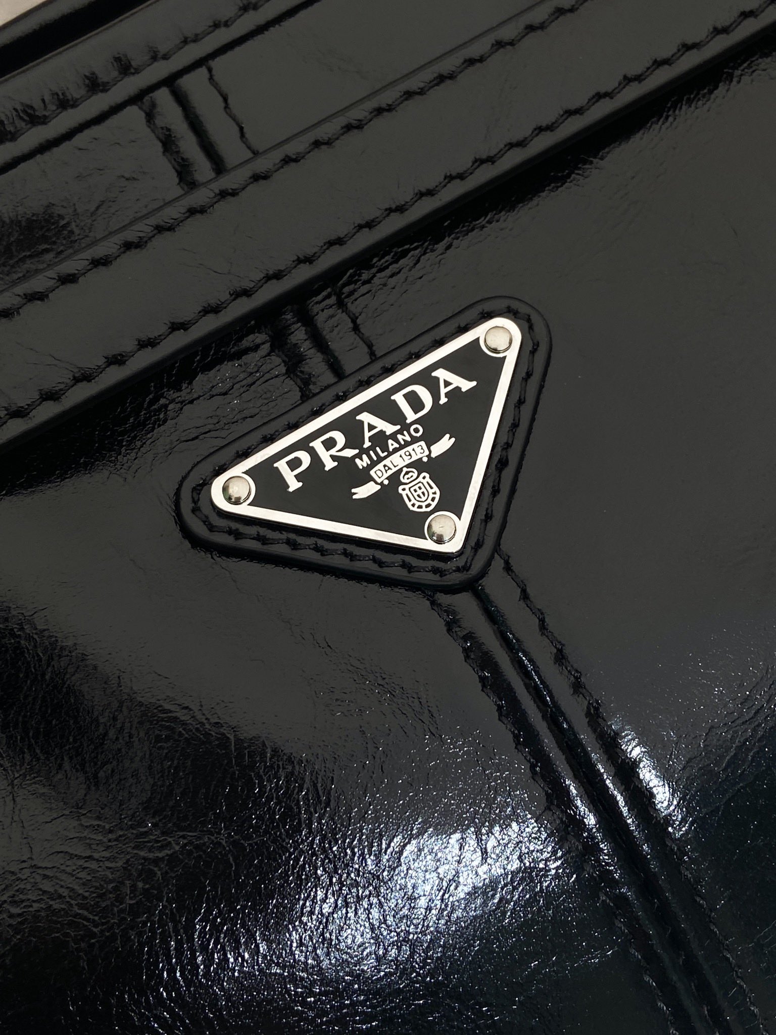普拉达 PRADA Route 三角标 托特手提包 单肩包 F0 油蜡皮 黑色 2VG128
