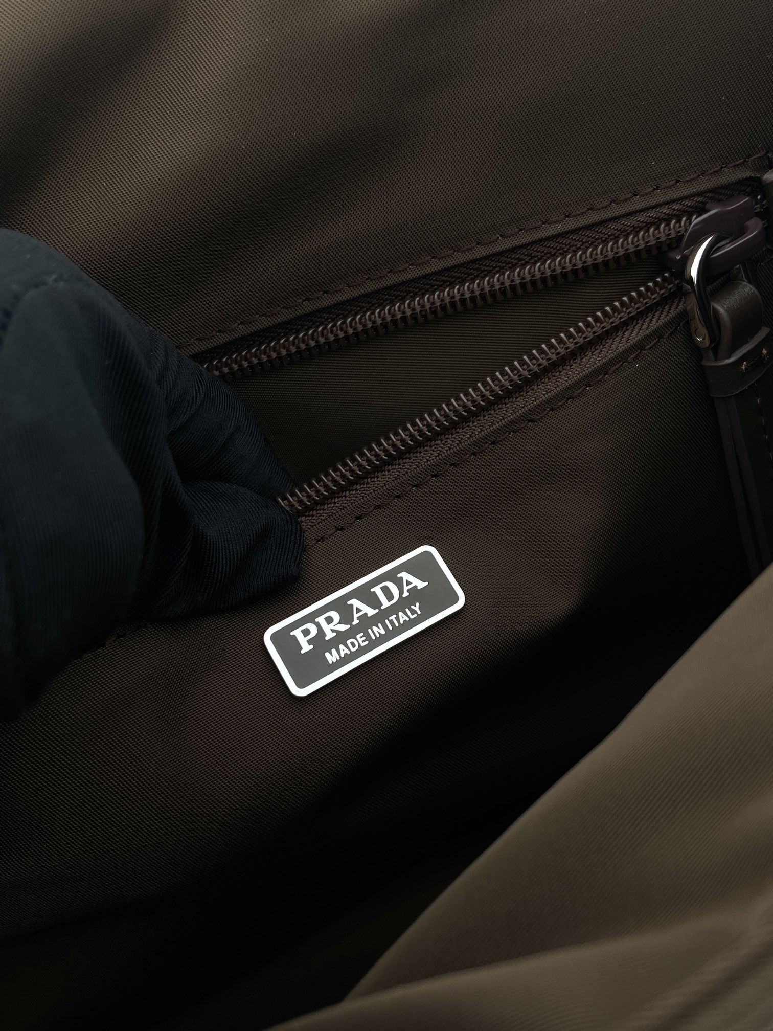 小号 普拉达 PRADA Re-Nylon三角标 托特手提包 单肩包 E0 棕色 1BD313_RDLN_F0038_V_OOO