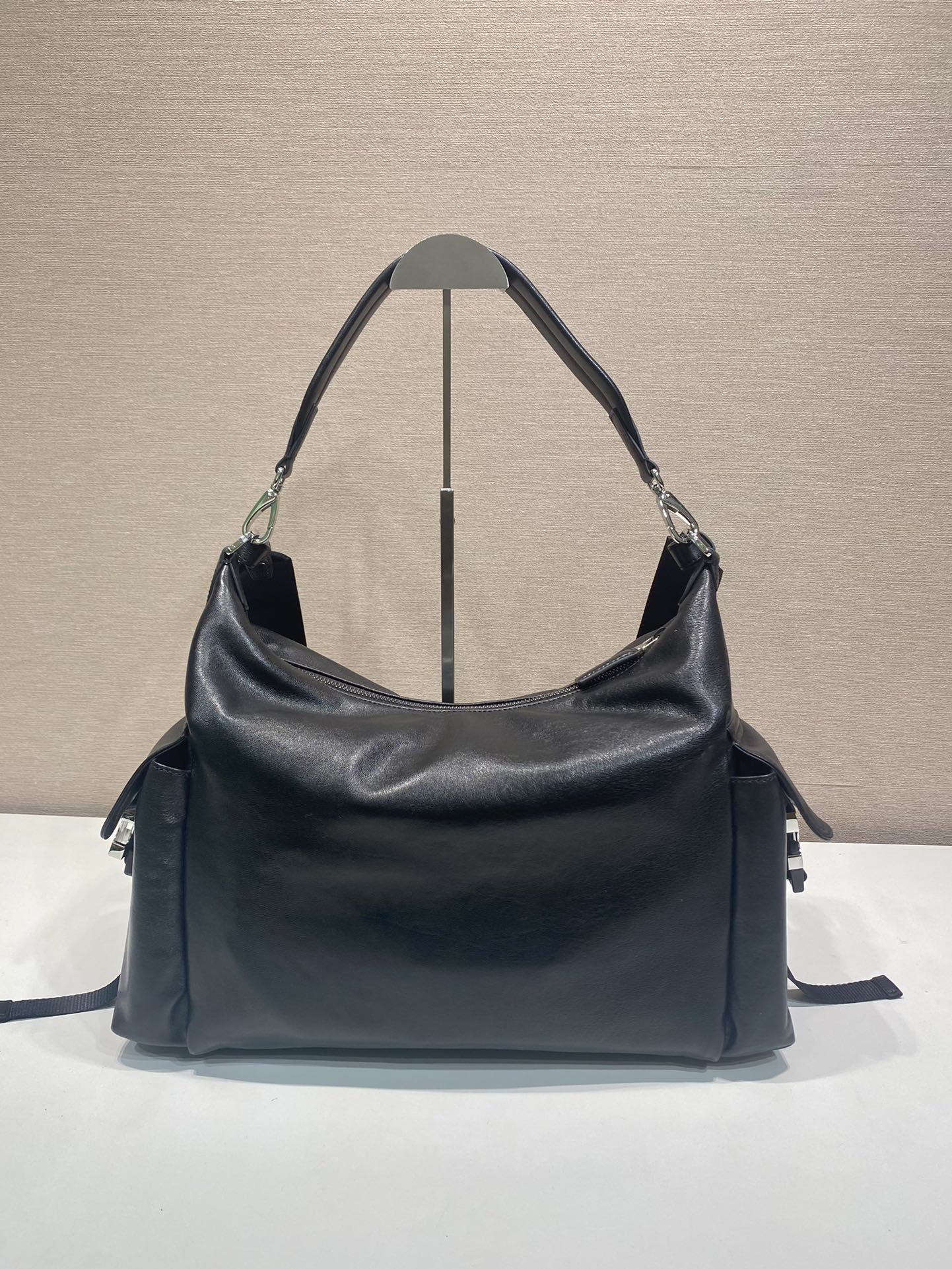 普拉达 PRADA  Explore 三角标 单肩手提包 牛皮 黑色 F0 2VH204_2HE8_F0002