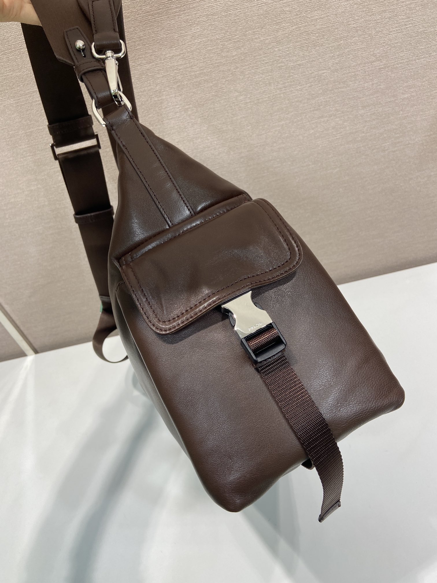 普拉达 PRADA  Explore 三角标 单肩手提包 牛皮 棕色 F0 2VH204_2HE8_F0201_V_OOO