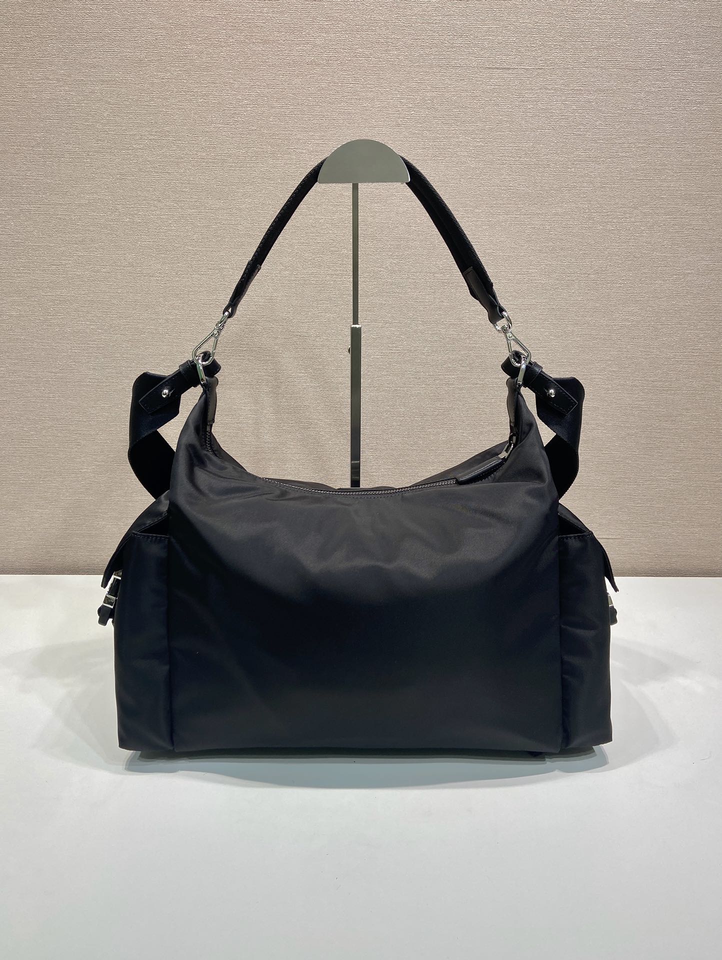 普拉达 PRADA  Explore 三角标 单肩手提包 尼龙 黑色 F0 2VH204_2DW3_F0002_V_OOO