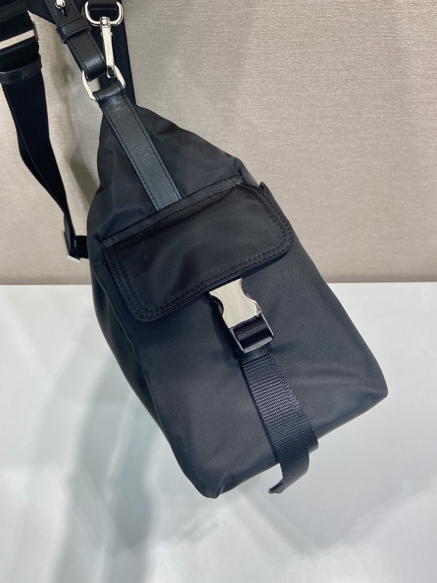普拉达 PRADA  Explore 三角标 单肩手提包 尼龙 黑色 F0 2VH204_2DW3_F0002_V_OOO