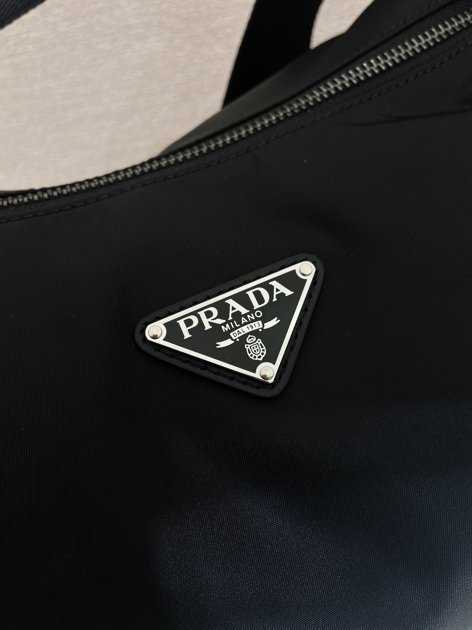 普拉达 PRADA  Explore 三角标 单肩手提包 尼龙 黑色 F0 2VH204_2DW3_F0002_V_OOO