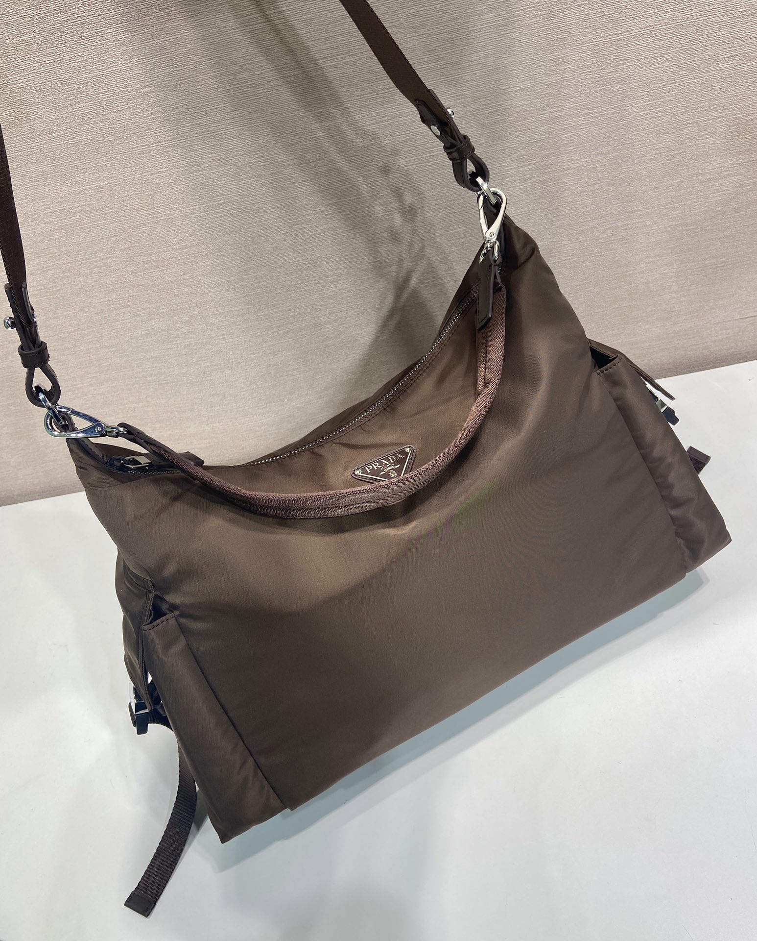 普拉达 PRADA  Explore 三角标 单肩手提包 尼龙 焦褐色 F0 2VH204_2DW3_F0038_V_OOO