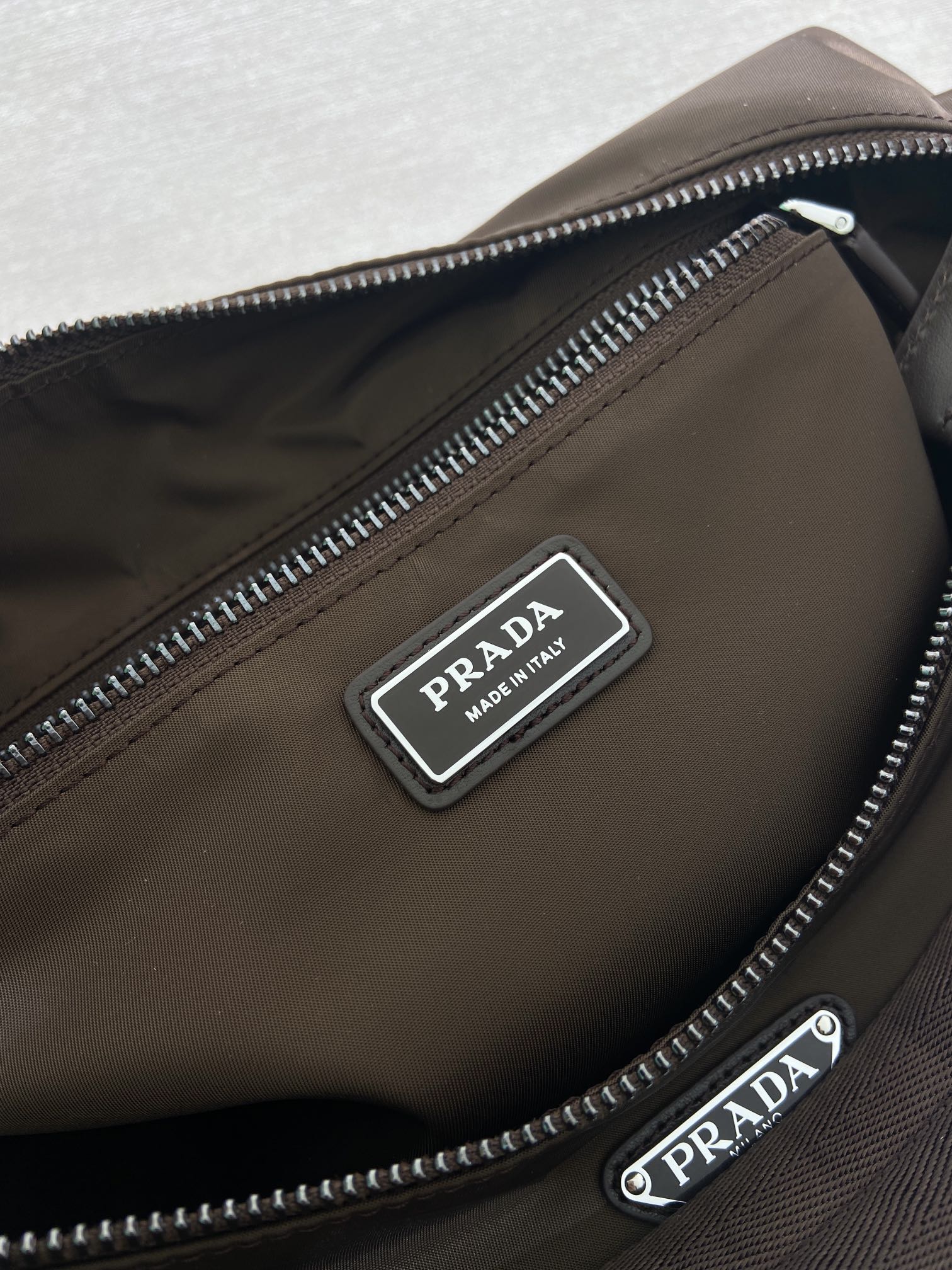 普拉达 PRADA  Explore 三角标 单肩手提包 尼龙 焦褐色 F0 2VH204_2DW3_F0038_V_OOO